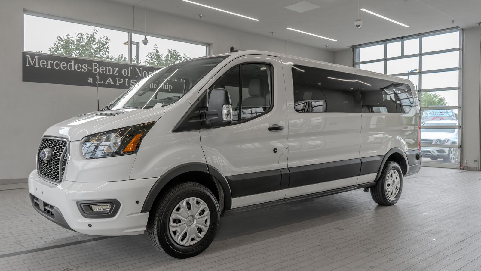 2024 Ford Transit-350 XLT — foto completa 3 de 35