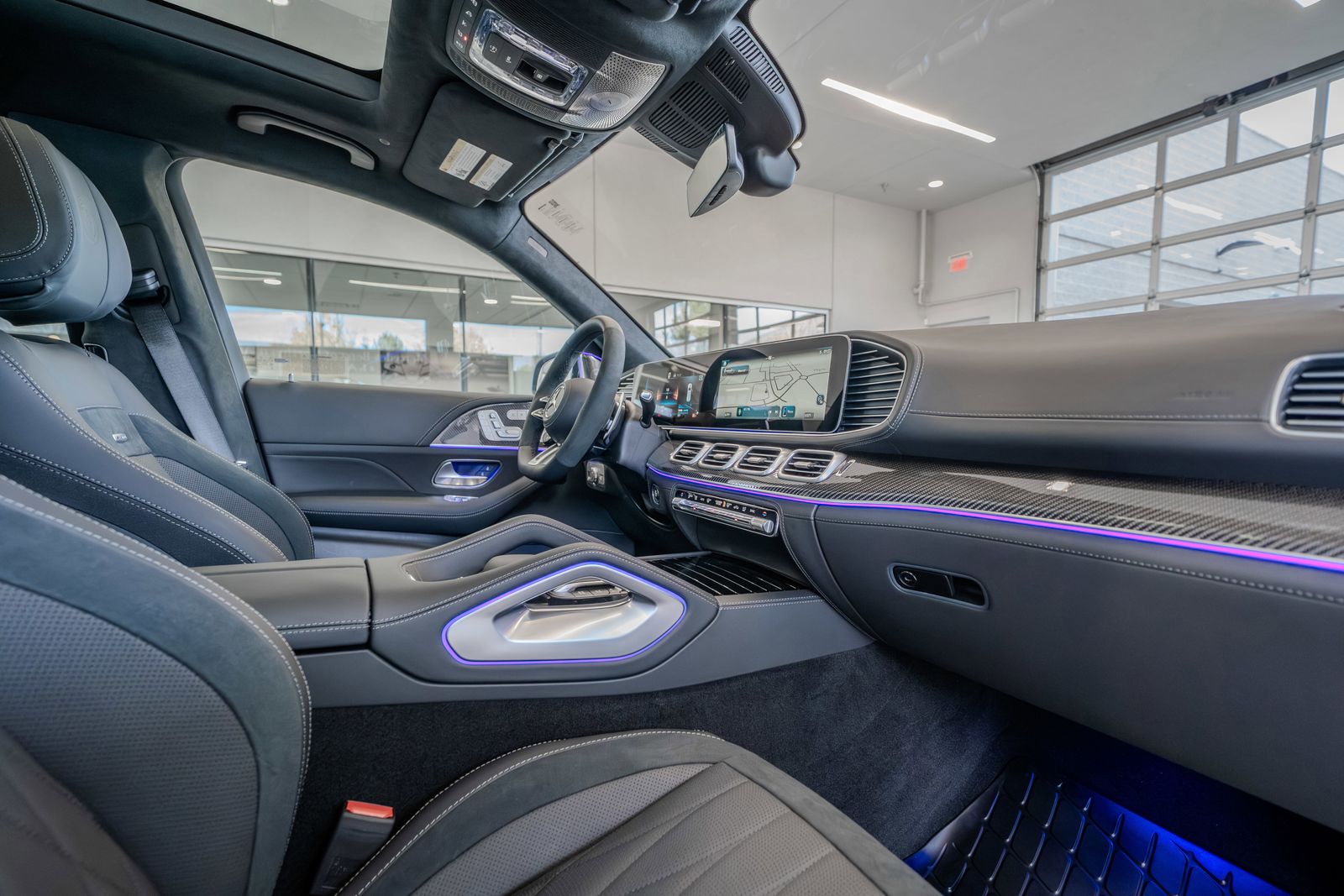 2026 Mercedes-Benz GLS GLS 63 AMG® — foto completa 17 de 36
