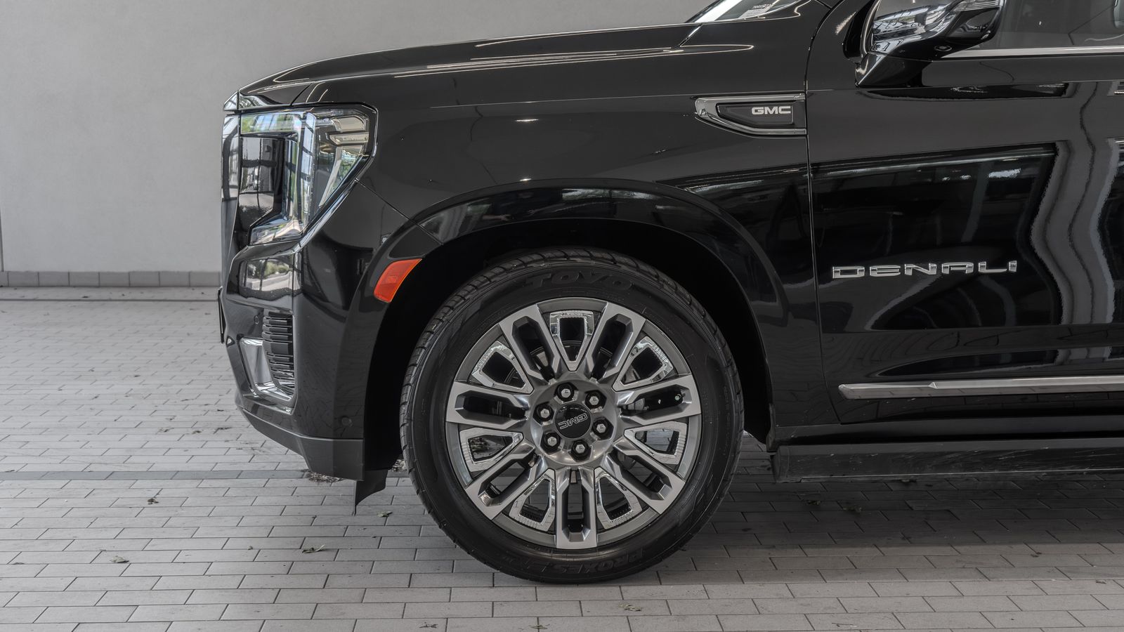 2024 GMC Yukon XL Denali Ultimate — full photo 4 of 35