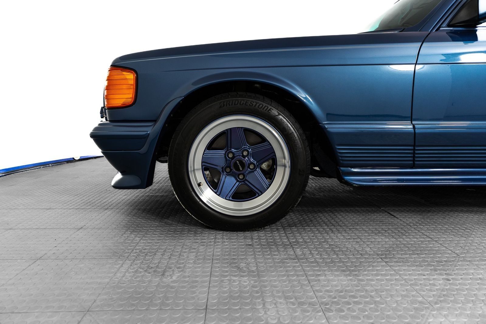 1984 Mercedes-Benz 500-Class 500 SEL — full photo 12 of 58