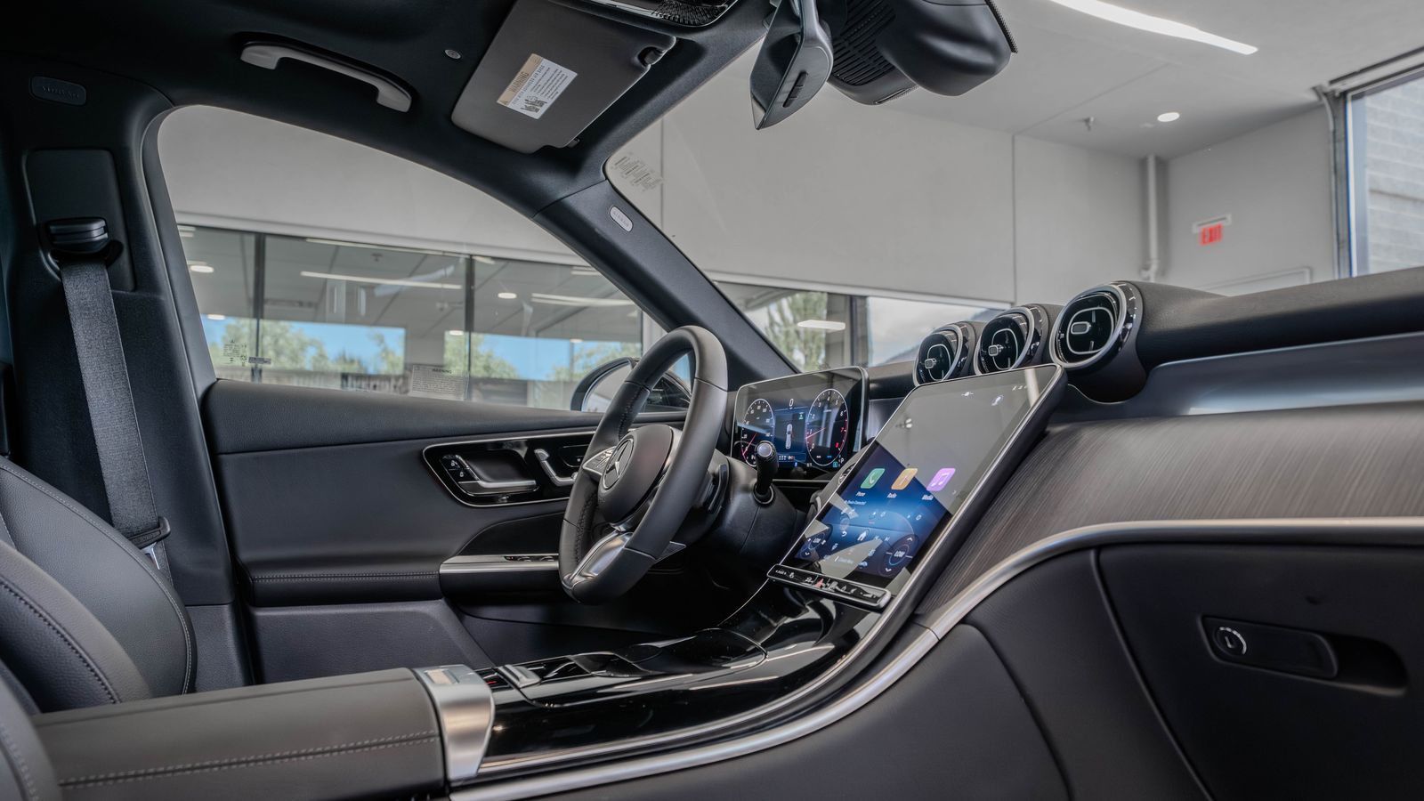 2026 Mercedes-Benz GLC GLC 300 — foto completa 18 de 35