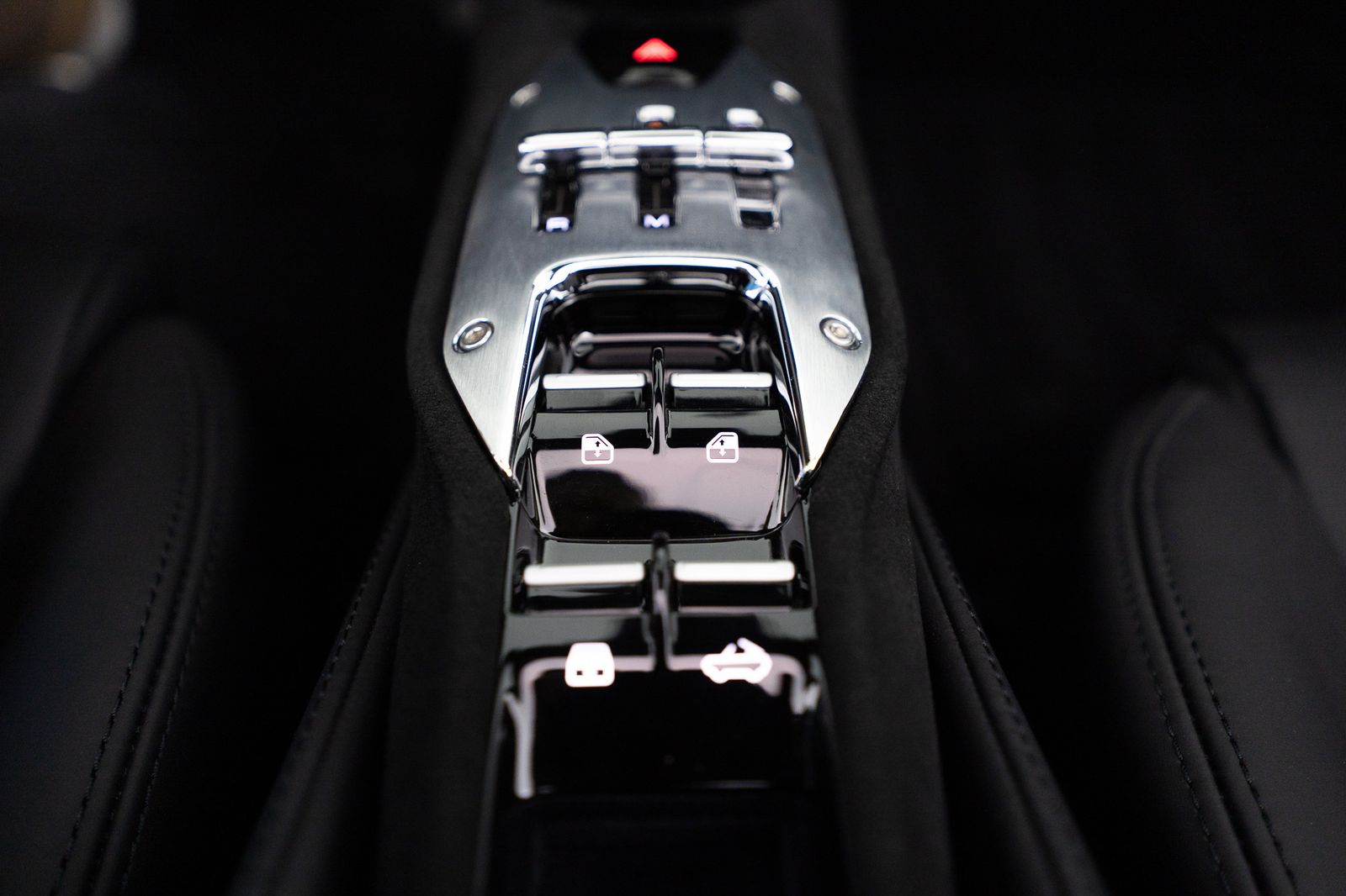 2025 Ferrari SF90 Spider — full photo 46 of 67