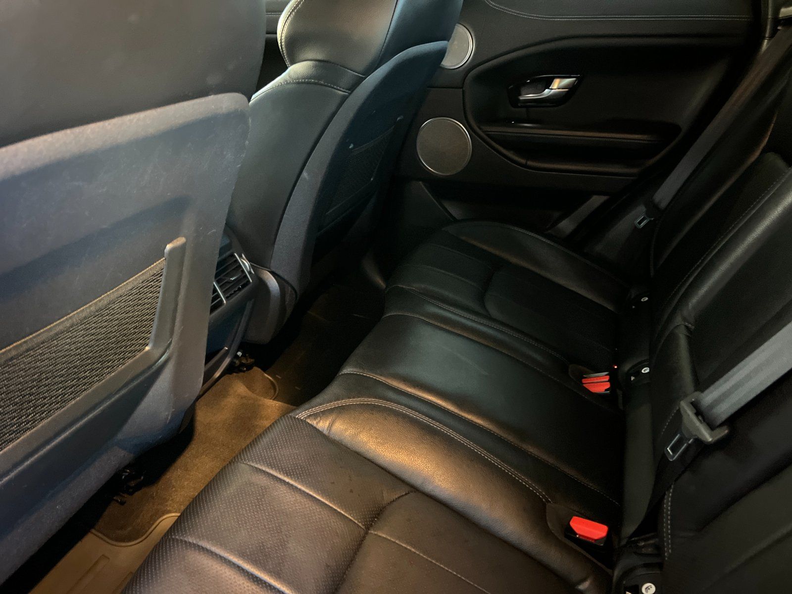 2018 Land Rover Range Rover Evoque Landmark Edition — full photo 11 of 28