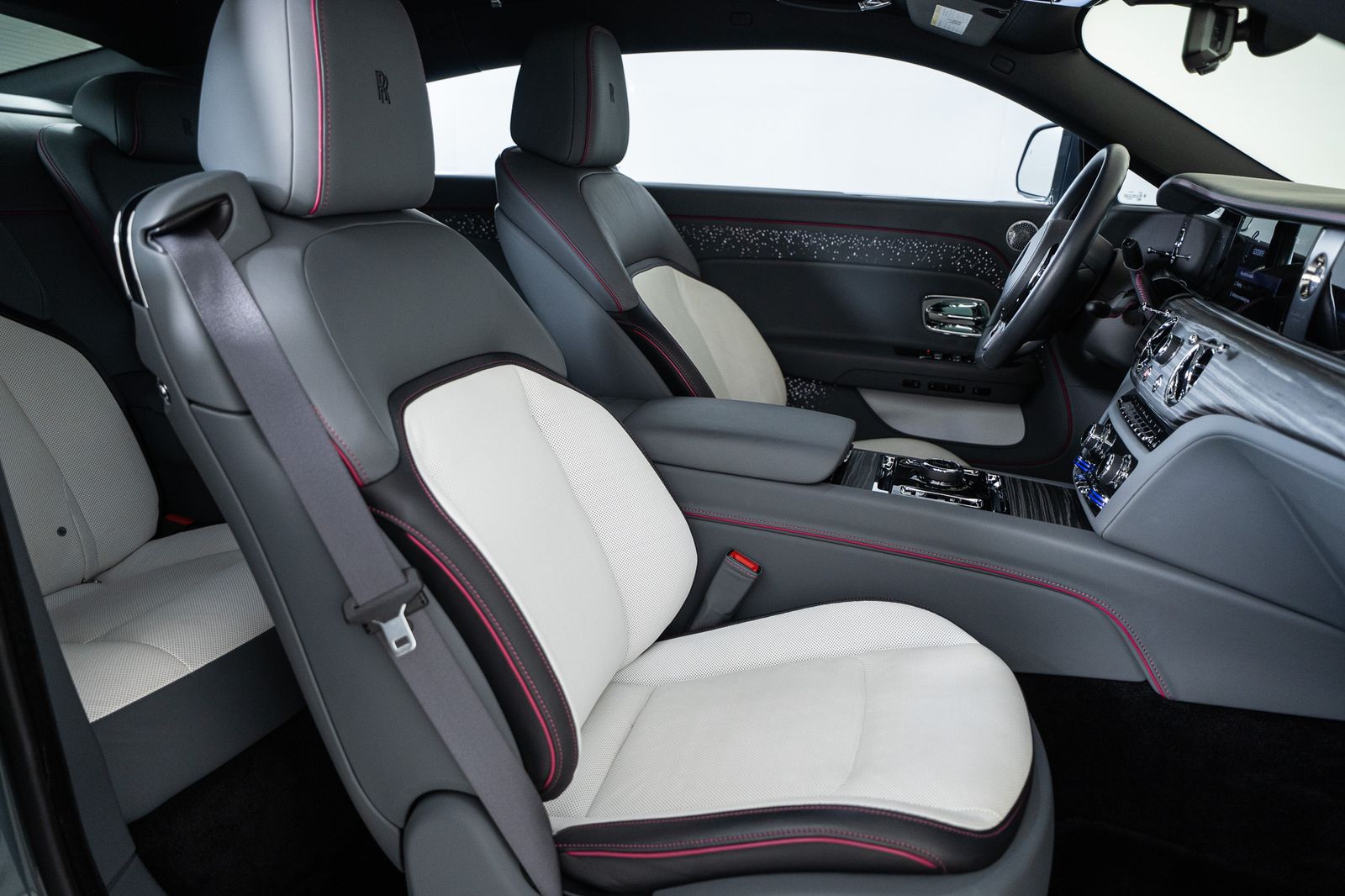 2024 Rolls-Royce Spectre — full photo 37 of 54