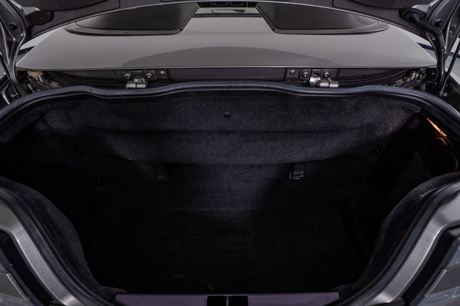 2012 Aston Martin V8 Vantage — foto completa 34 de 49