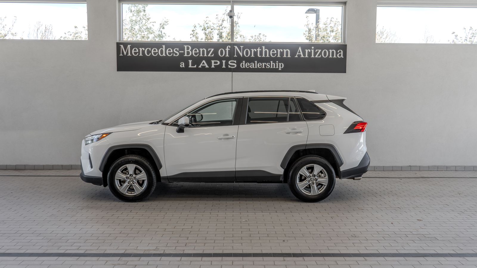 2024 Toyota RAV4 XLE — full photo 2 of 34