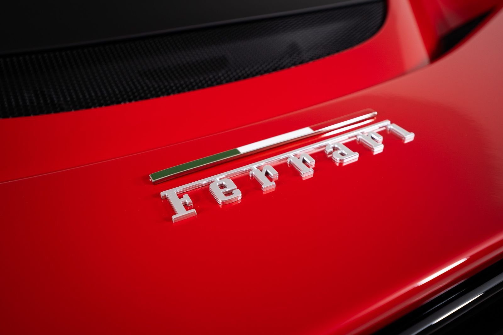 2025 Ferrari 296 GTS — full photo 21 of 43
