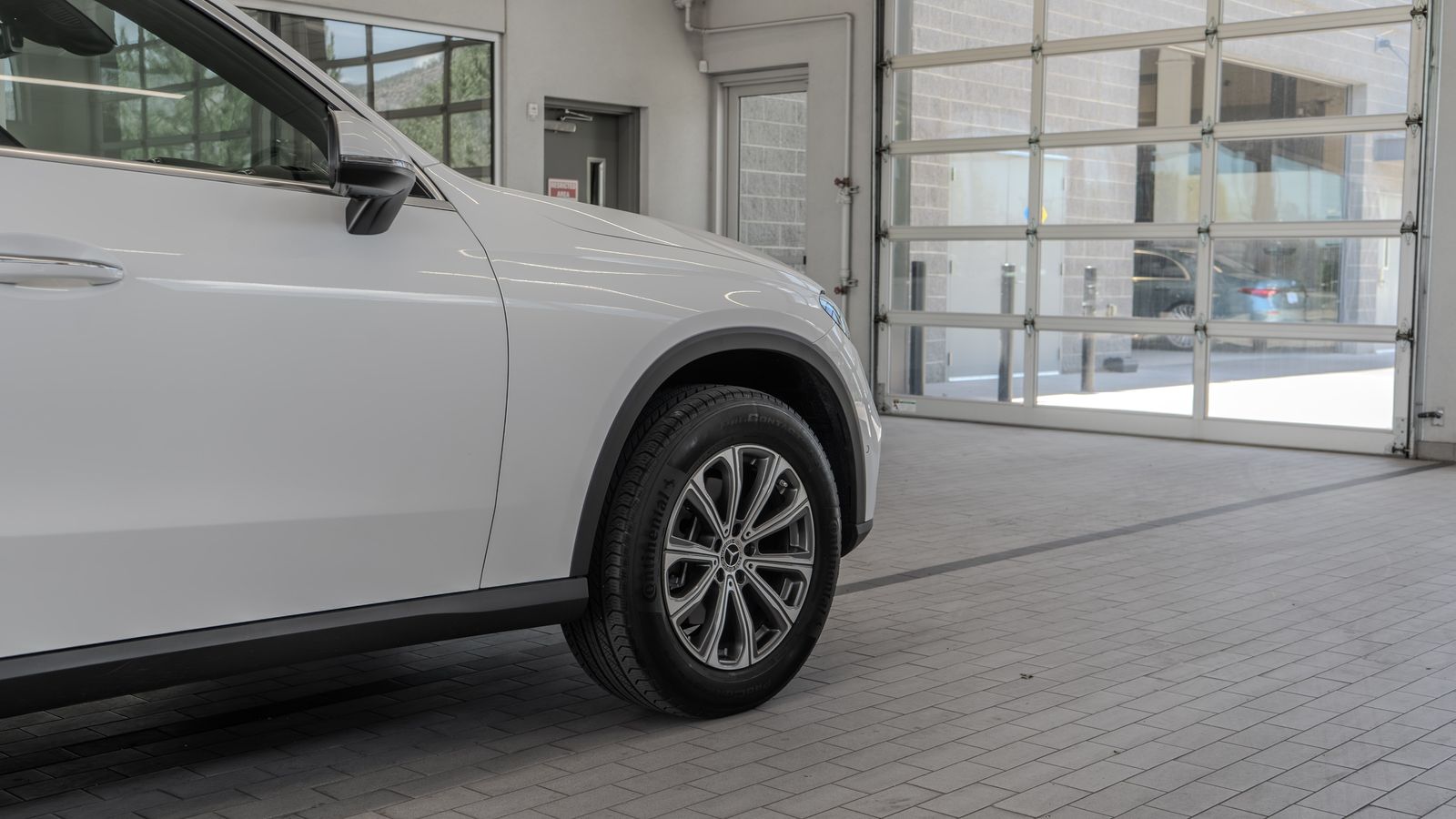 2024 Mercedes-Benz GLC GLC 300 — foto completa 28 de 33