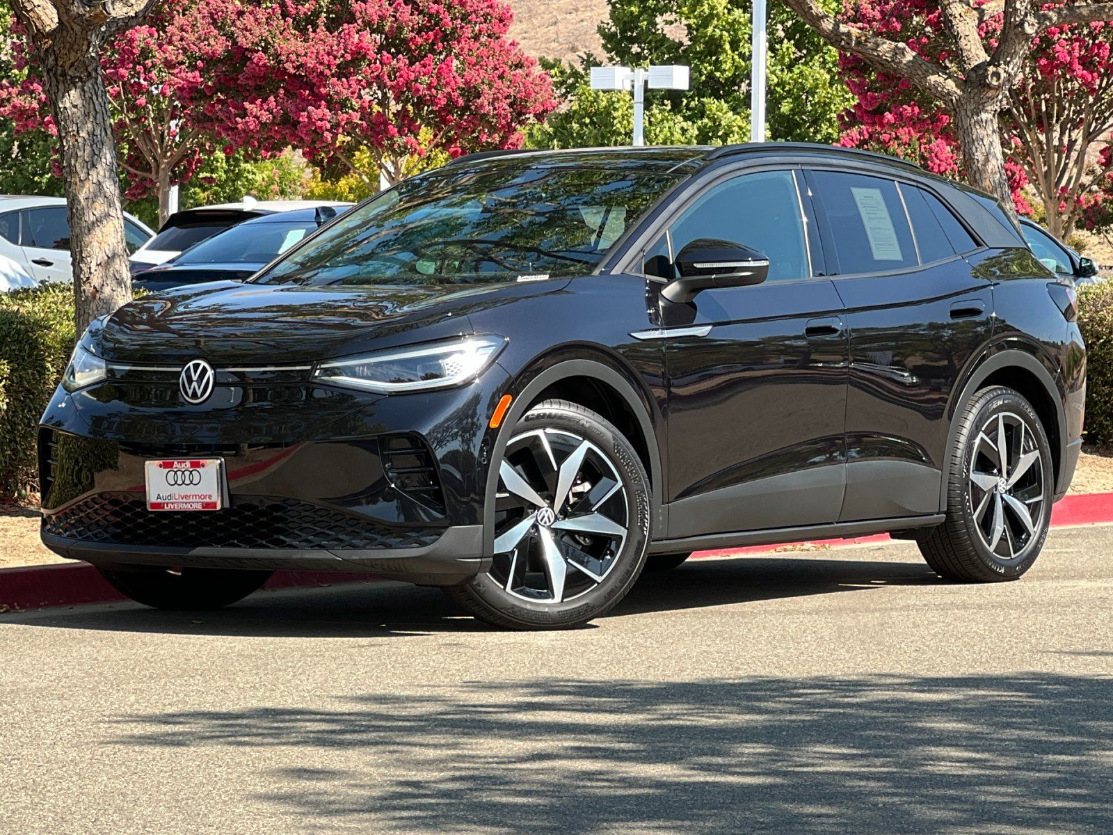 2023 Volkswagen ID.4 S — full photo 2 of 29