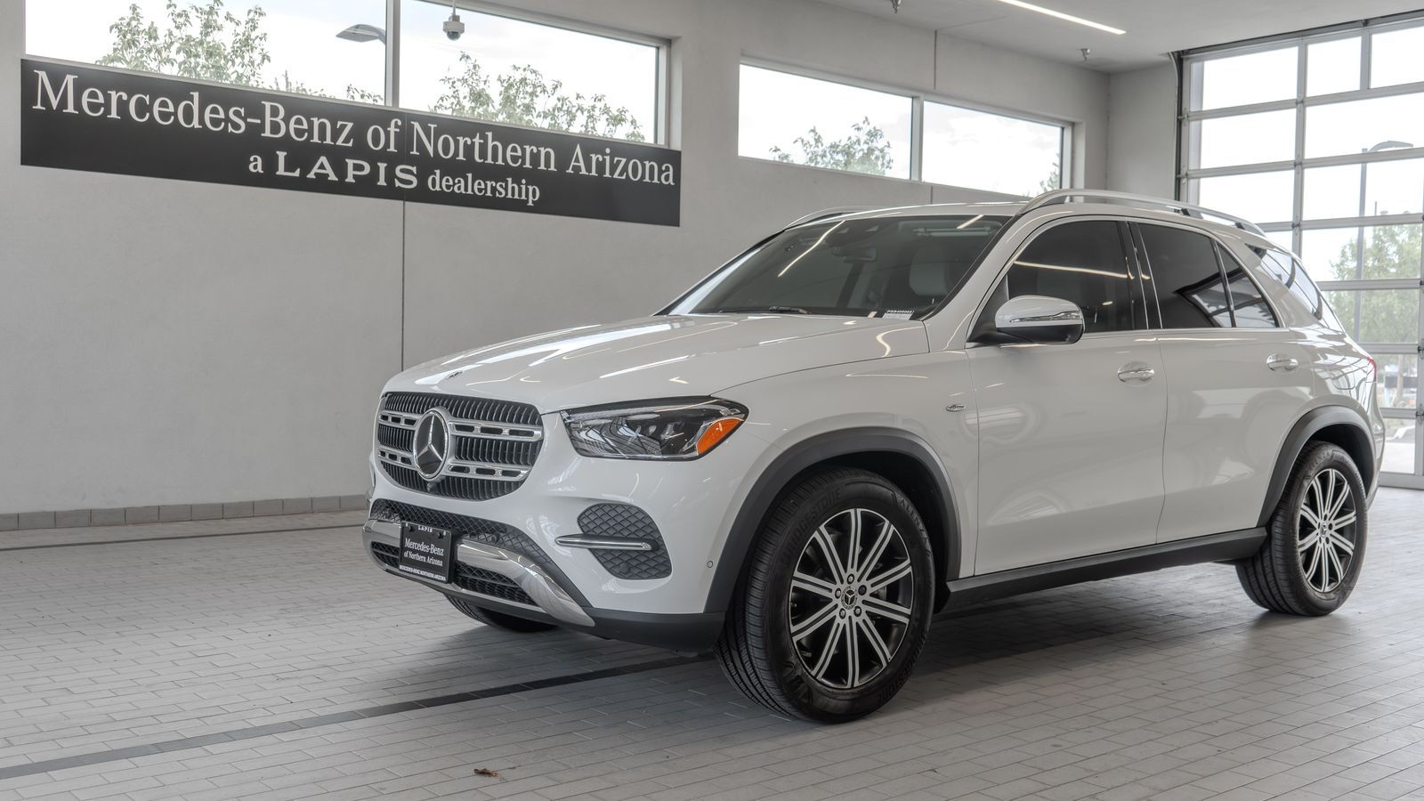 2025 Mercedes-Benz GLE GLE 450e — full photo 2 of 34