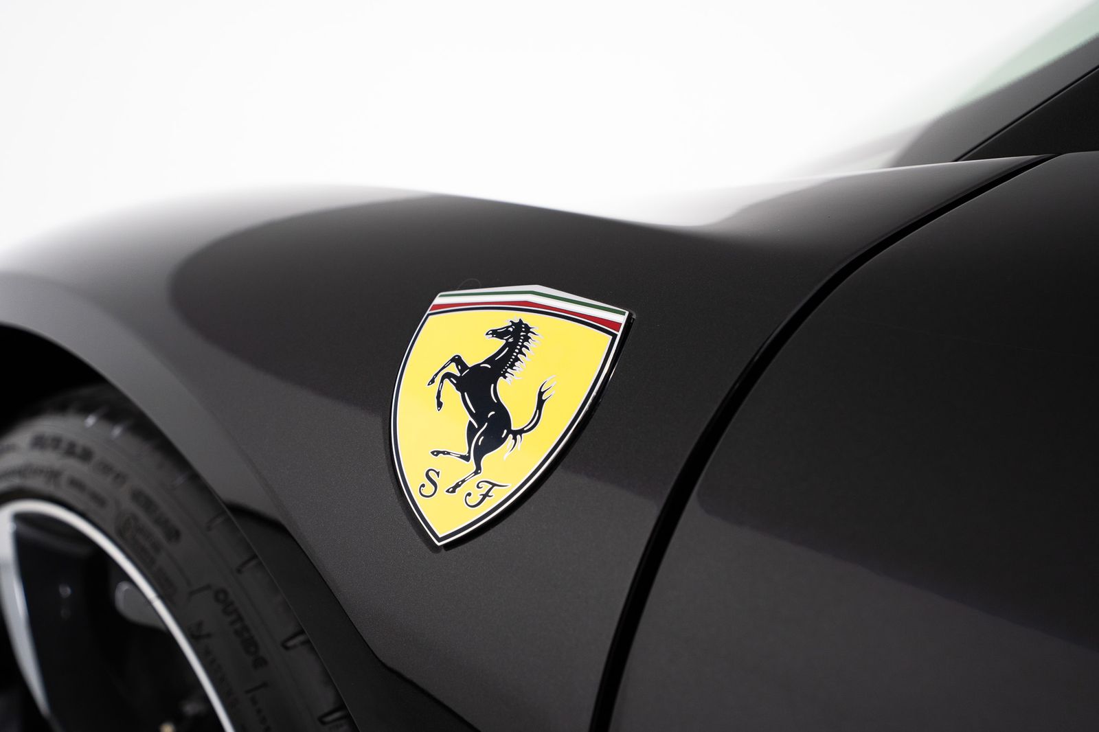 2023 Ferrari SF90 Spider — full photo 10 of 52