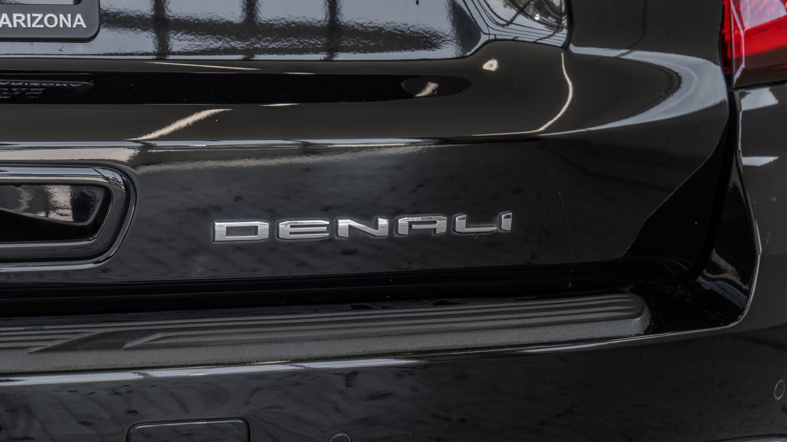 2024 GMC Yukon XL Denali Ultimate — full photo 24 of 35