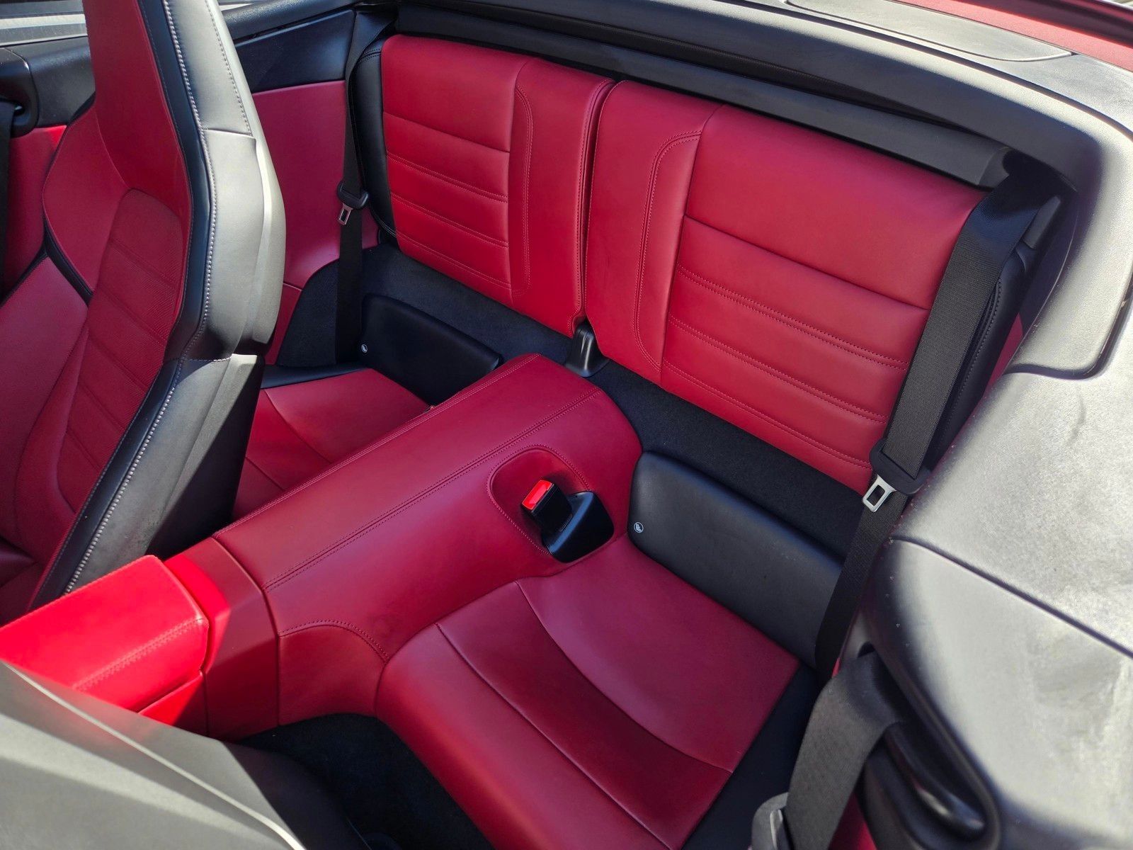 2025 Porsche 911 Carrera 4 GTS — foto completa 13 de 27