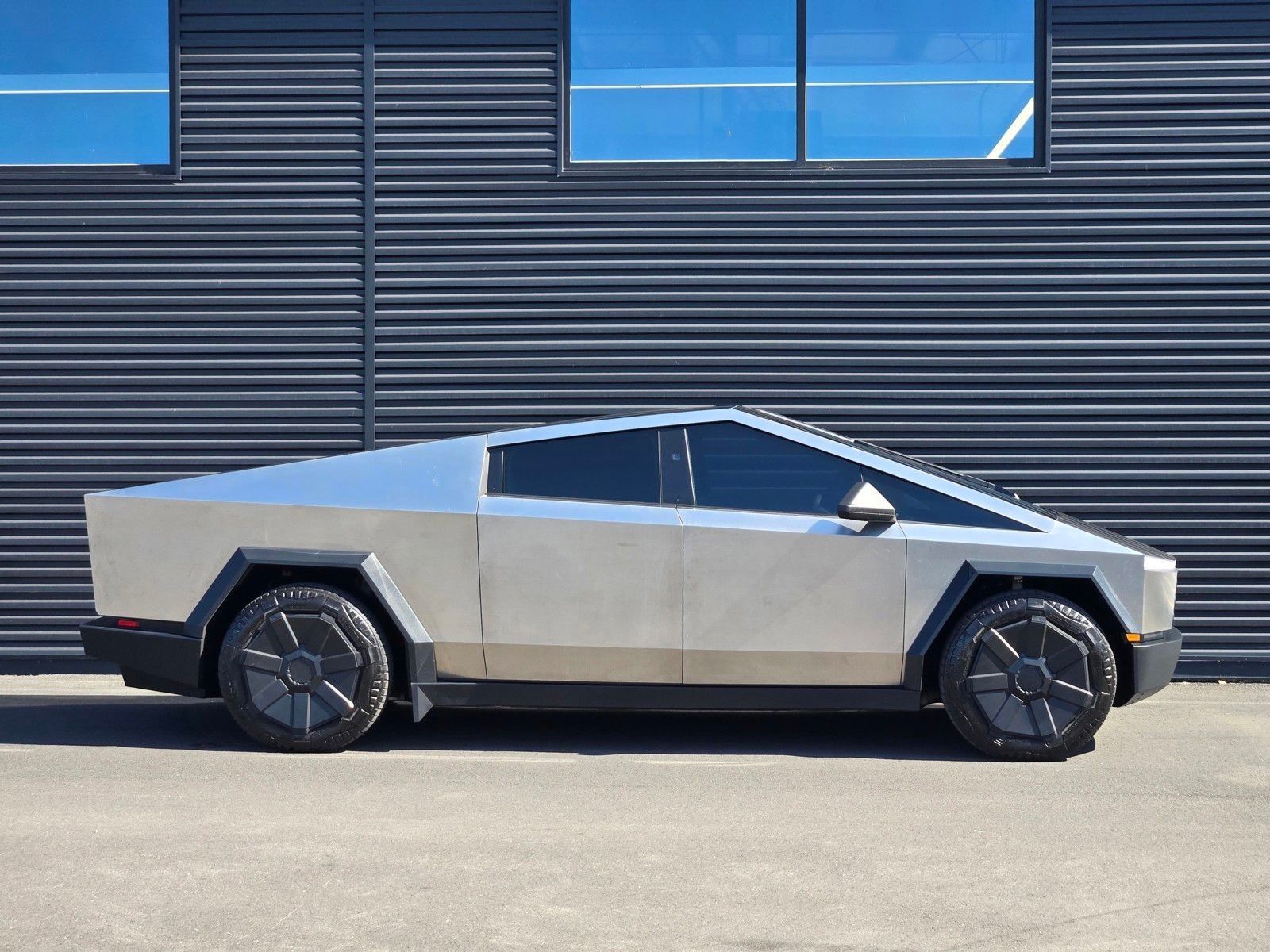 2024 Tesla Cybertruck Cyberbeast — full photo 7 of 45