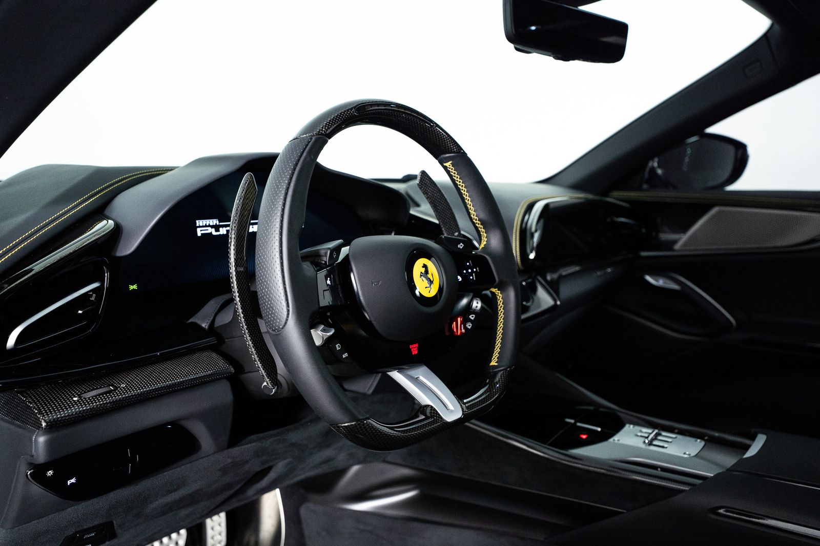 2025 Ferrari Purosangue — full photo 18 of 66