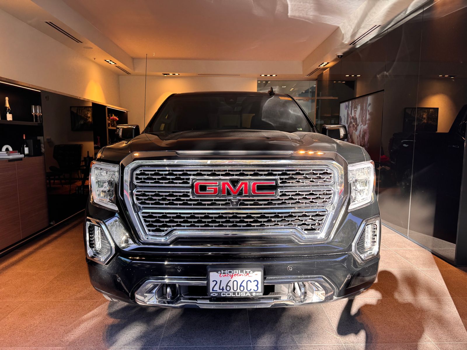 2021 GMC Sierra 1500 Denali — full photo 2 of 10