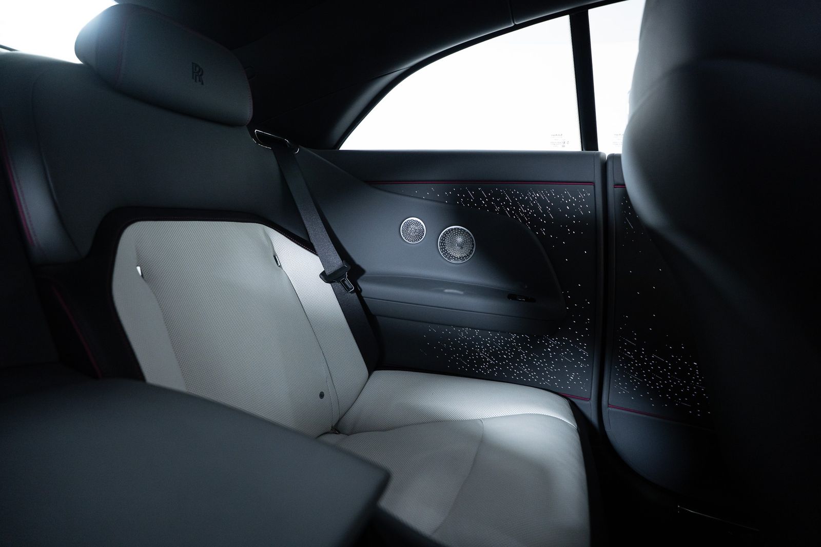 2024 Rolls-Royce Spectre — full photo 46 of 54