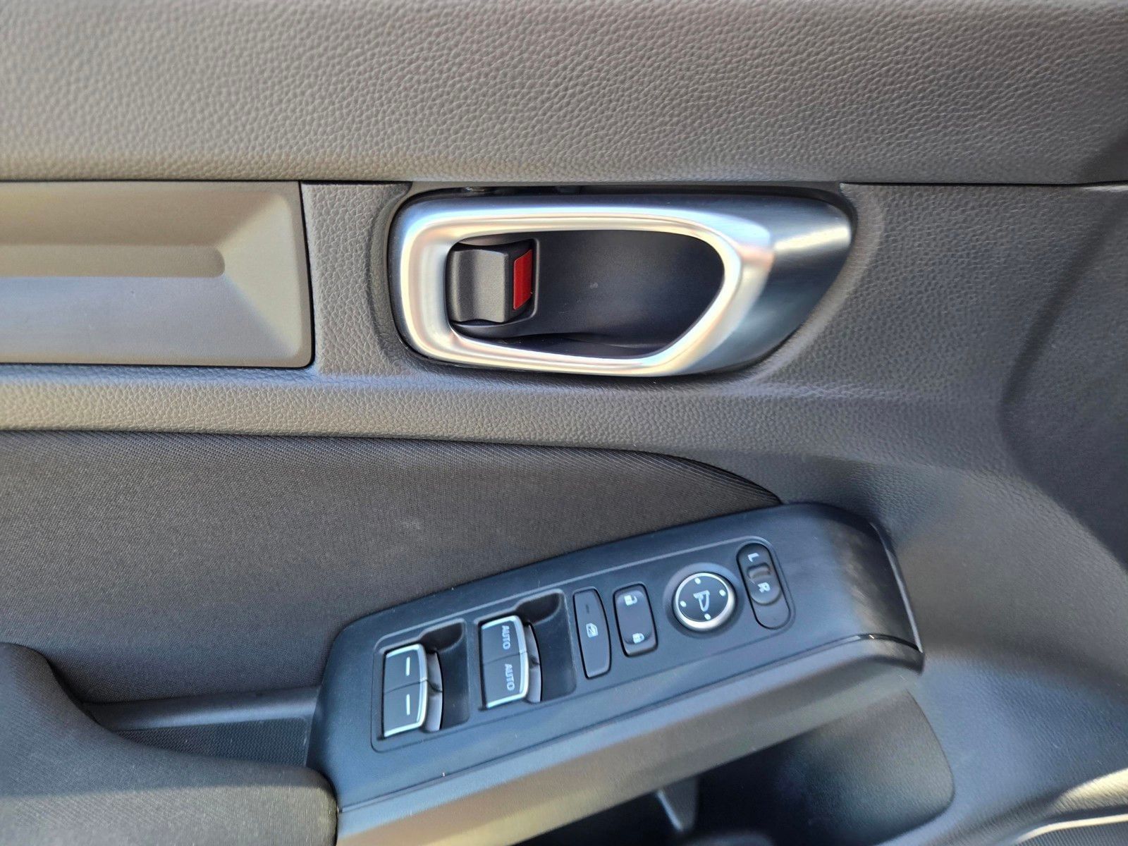 2025 Honda Civic Sport — full photo 18 of 28