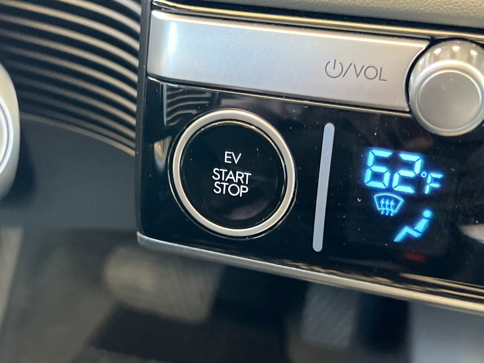 2024 Hyundai IONIQ 5 SEL — full photo 23 of 29