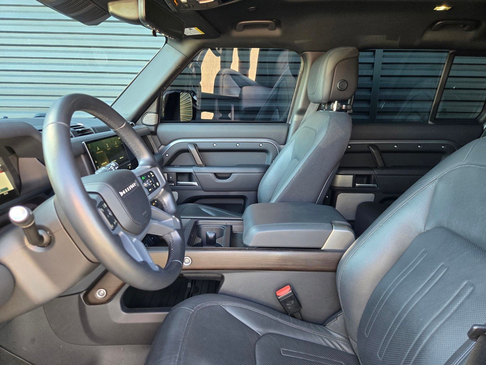 2024 Land Rover Defender 130 X — full photo 26 of 45