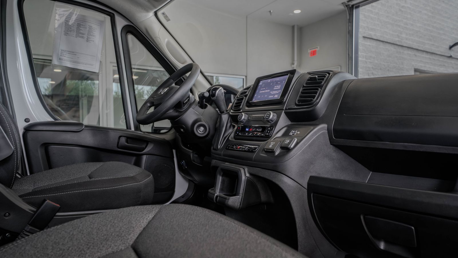 2024 Ram ProMaster 3500 High Roof — full photo 18 of 37