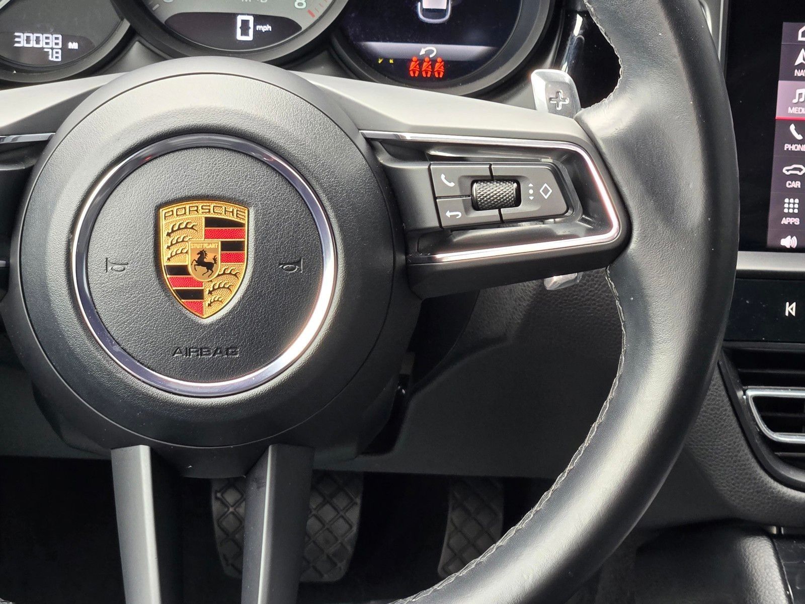 2022 Porsche Macan S — full photo 16 of 45