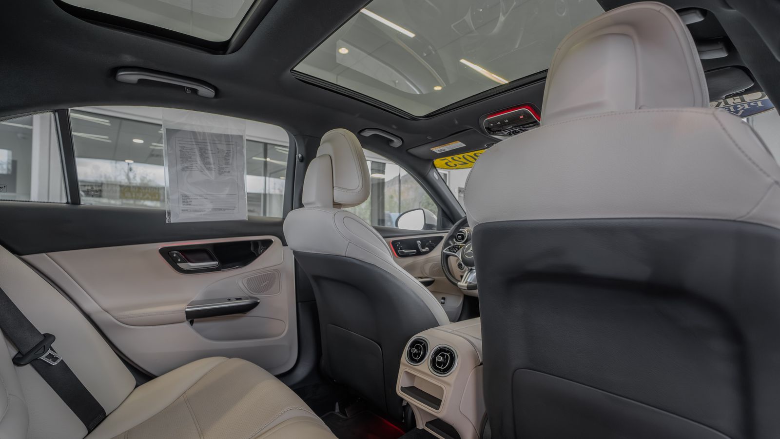 2025 Mercedes-Benz C-Class C 300 — foto completa 28 de 35