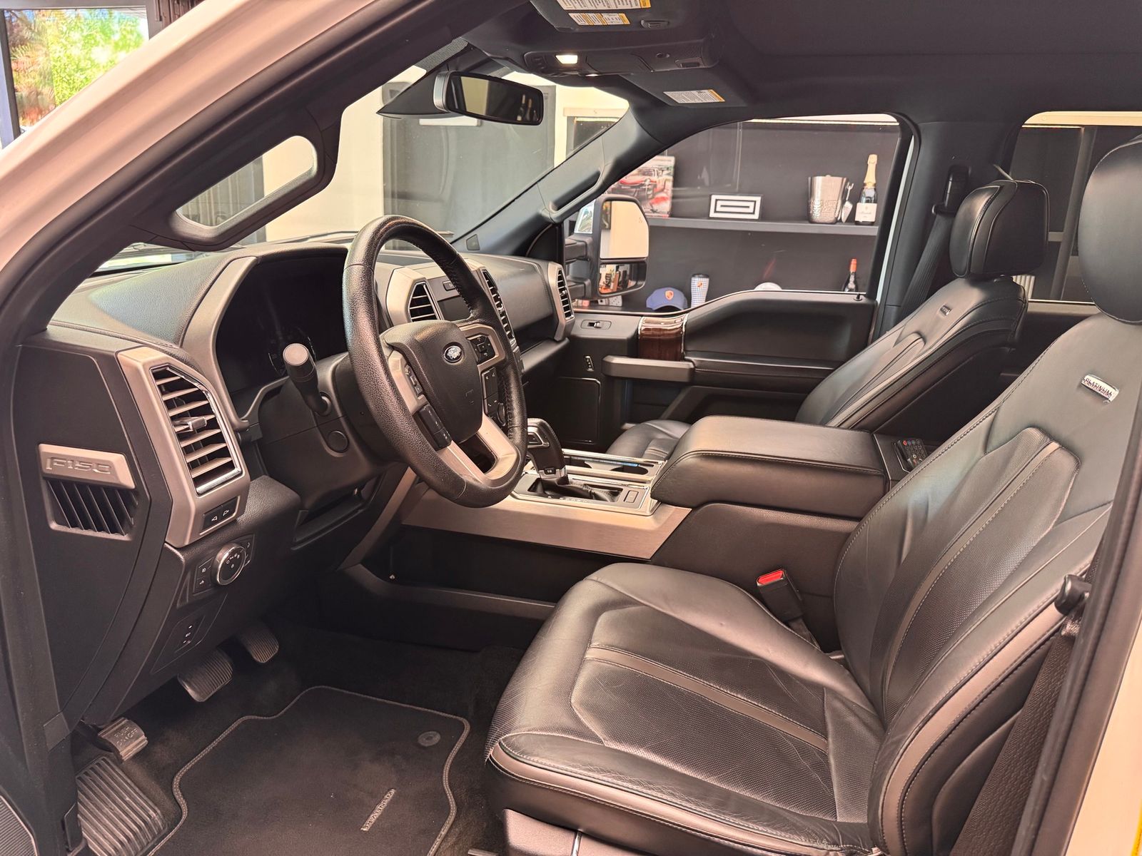 2015 Ford F-150 Platinum — full photo 7 of 10