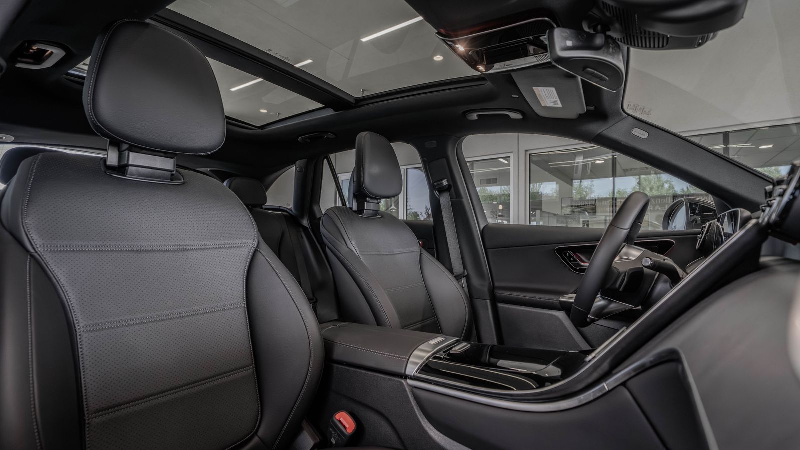 2026 Mercedes-Benz GLC GLC 300 — full photo 32 of 35