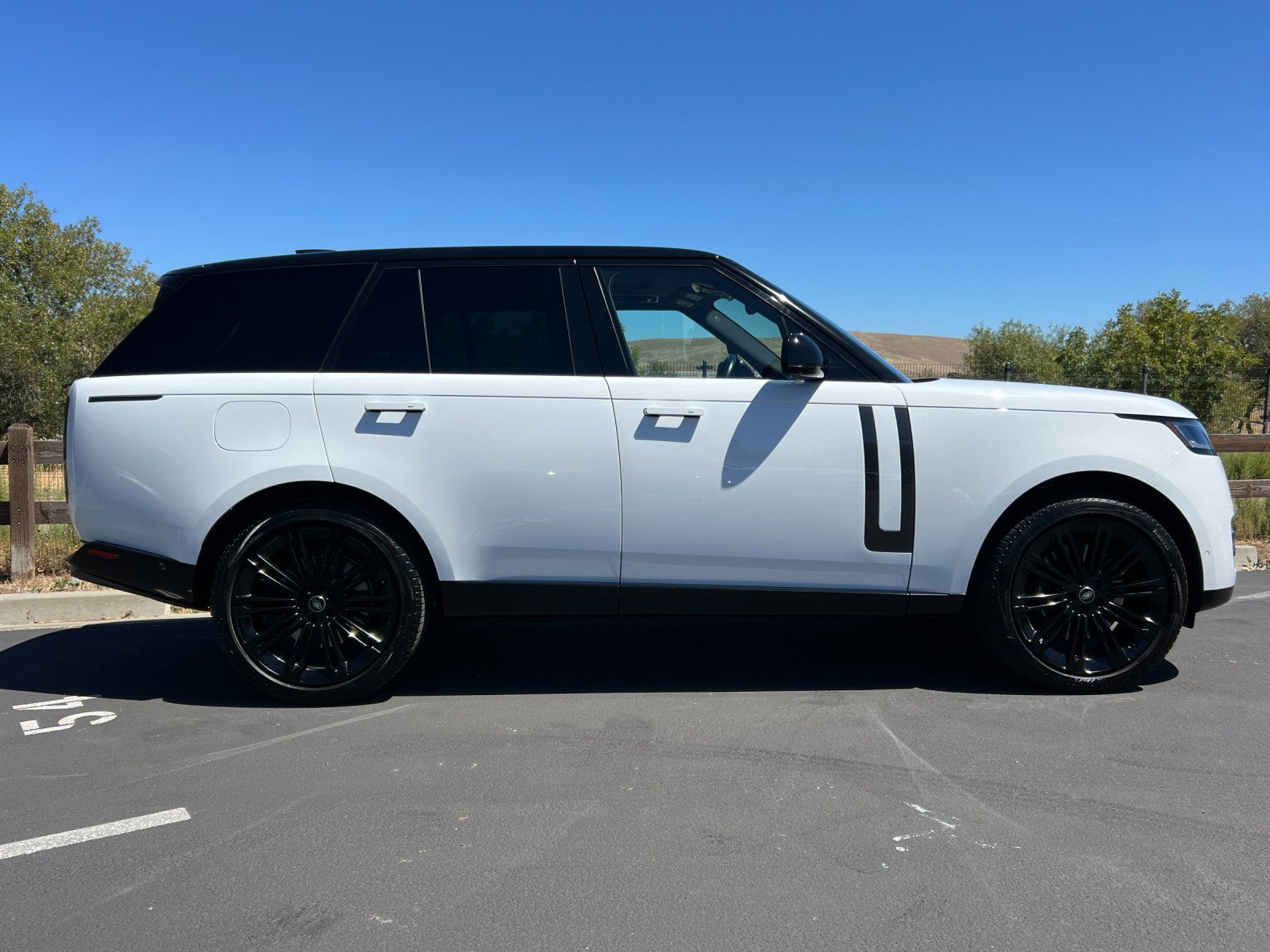 2024 Land Rover Range Rover SE — full photo 6 of 28