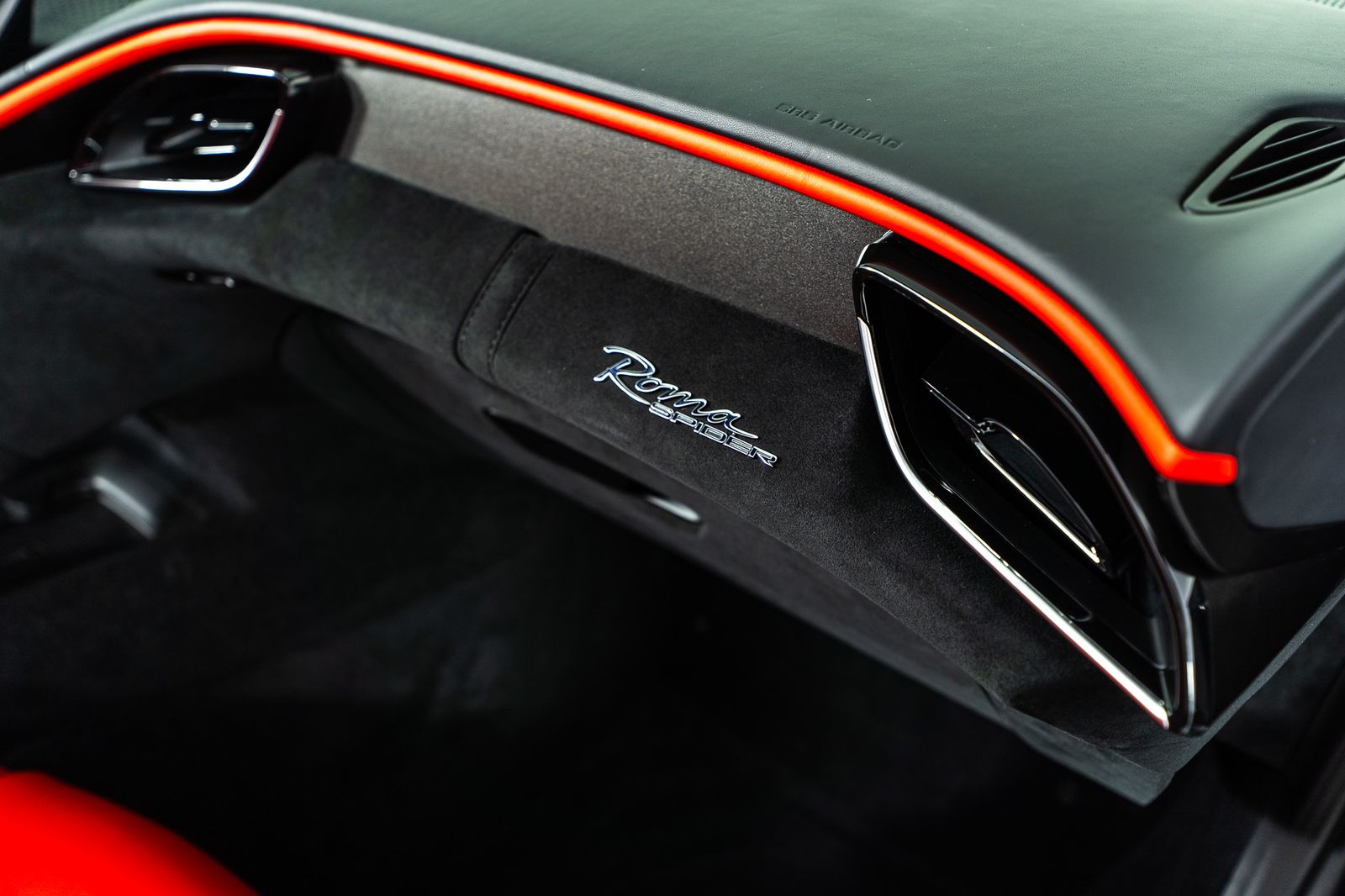 2025 Ferrari Roma Spider — full photo 24 of 41