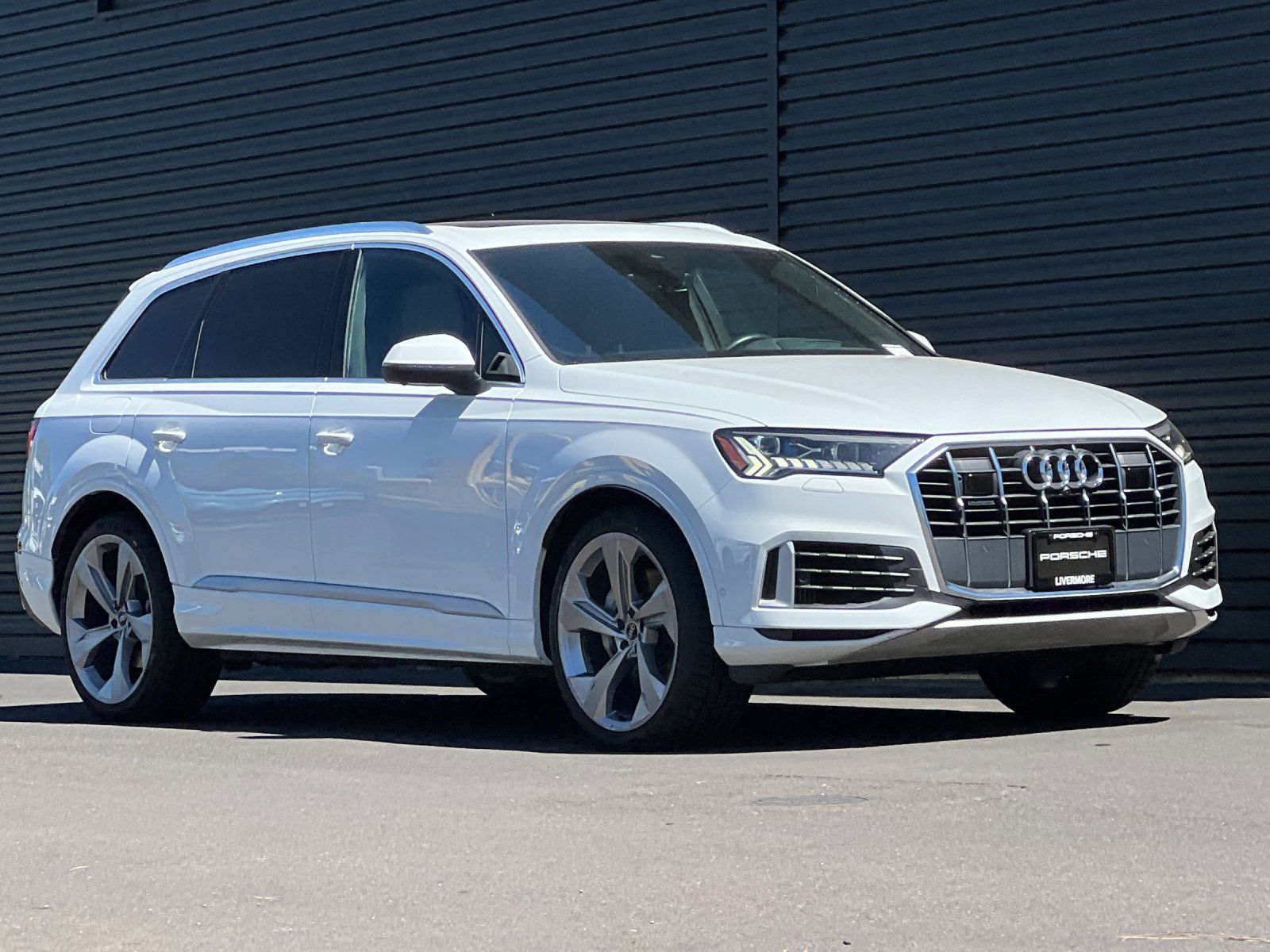 2021 Audi Q7 55 Prestige — full photo 10 of 30