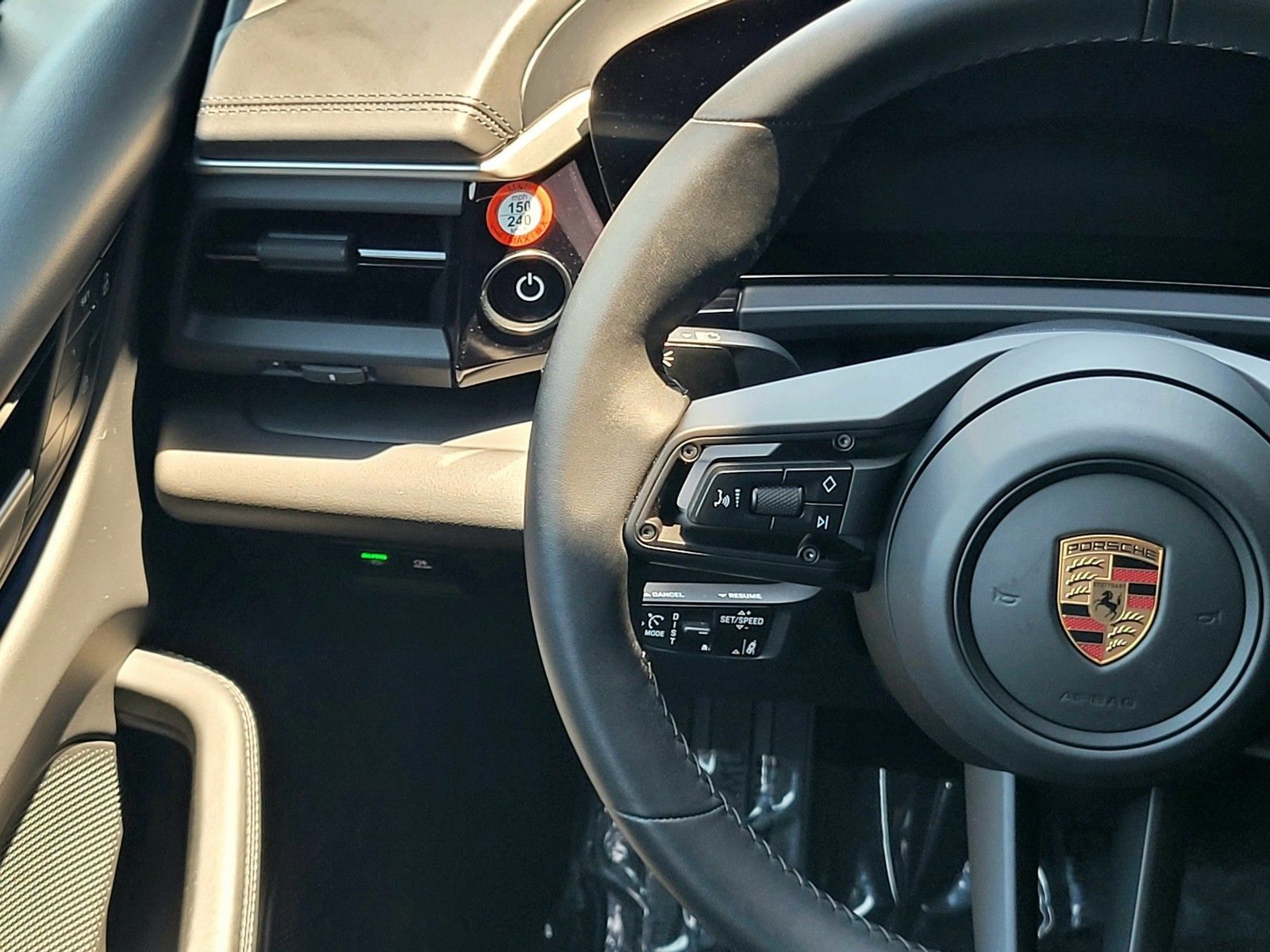 2025 Porsche Macan Electric Base — foto completa 16 de 28
