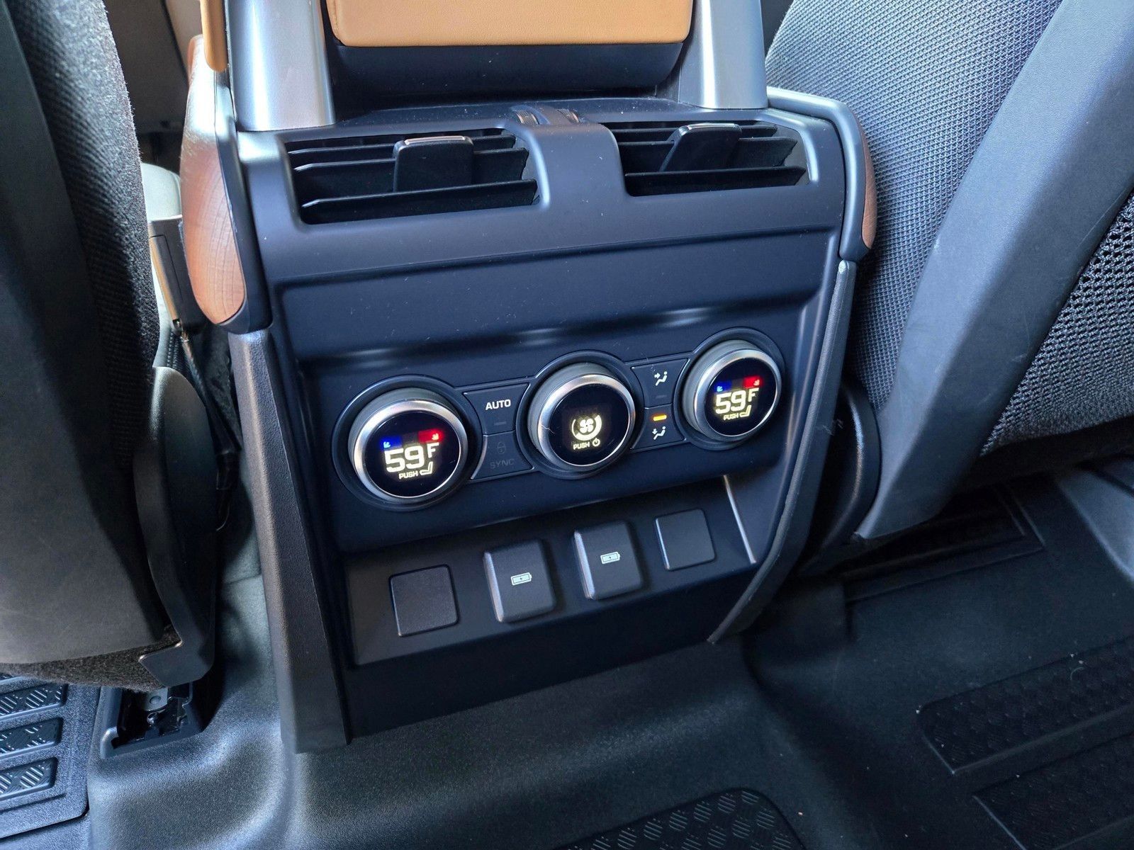2023 Land Rover Defender 130 X — full photo 11 of 45