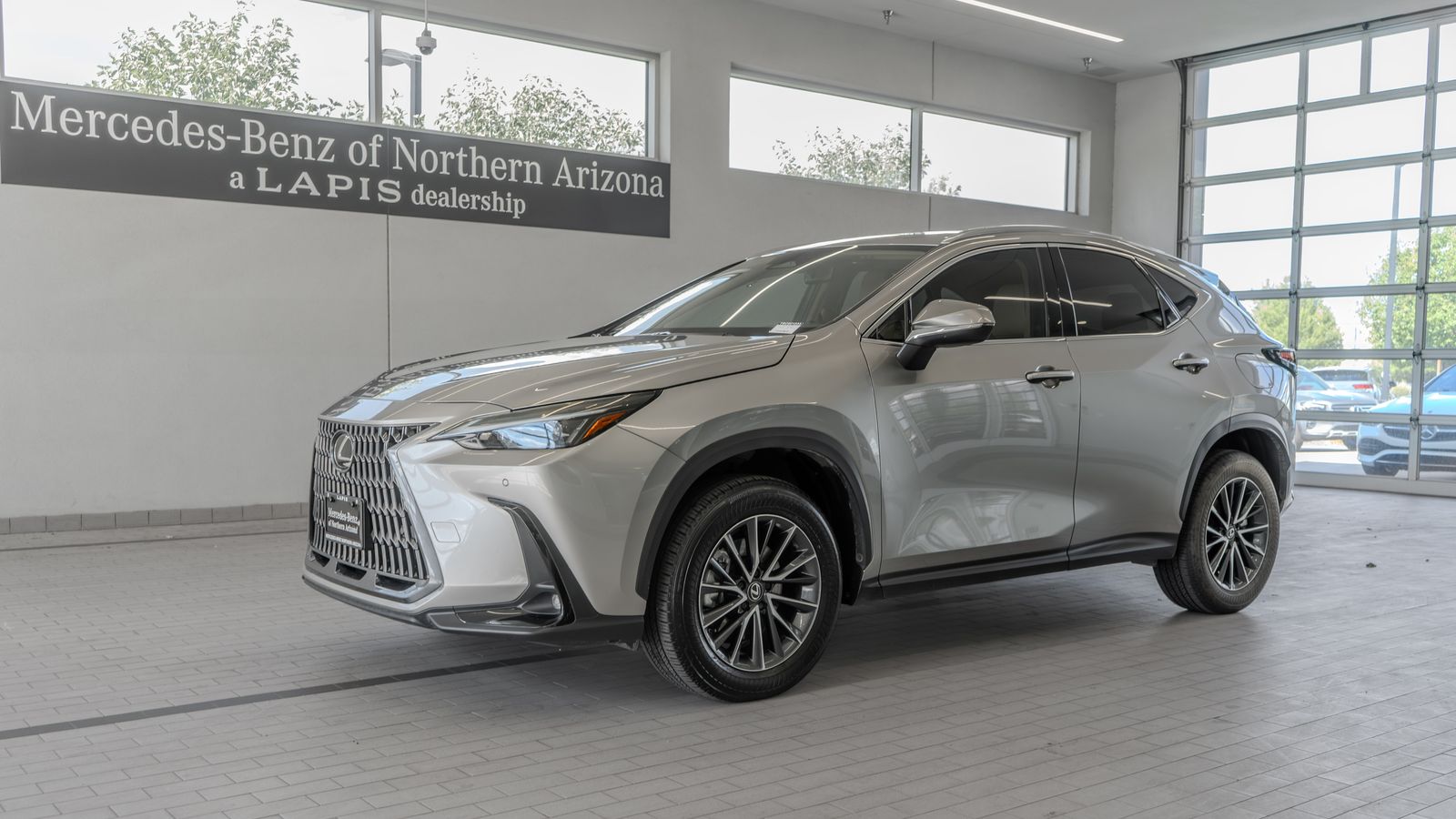 2025 Lexus NX 250 Premium — full photo 3 of 33