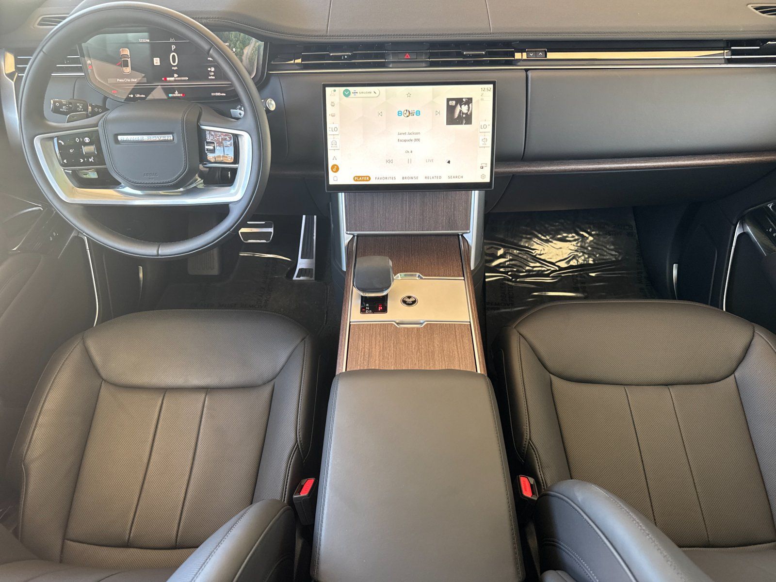 2025 Land Rover Range Rover SE — foto completa 12 de 29