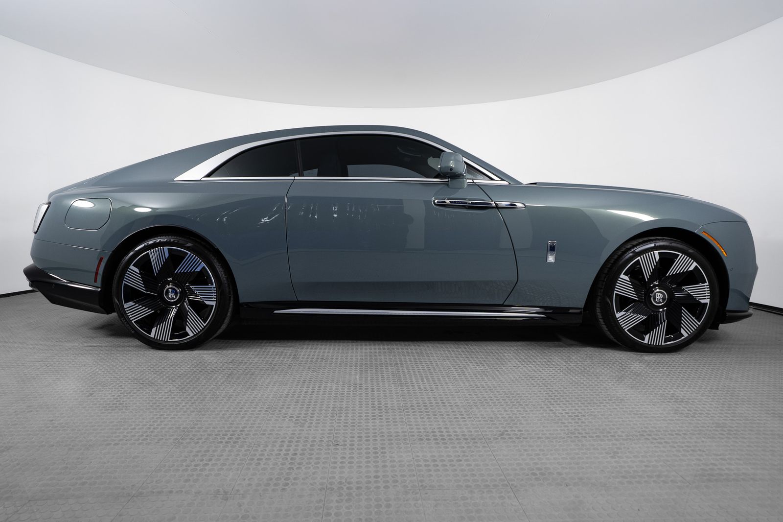 2024 Rolls-Royce Spectre — full photo 6 of 54