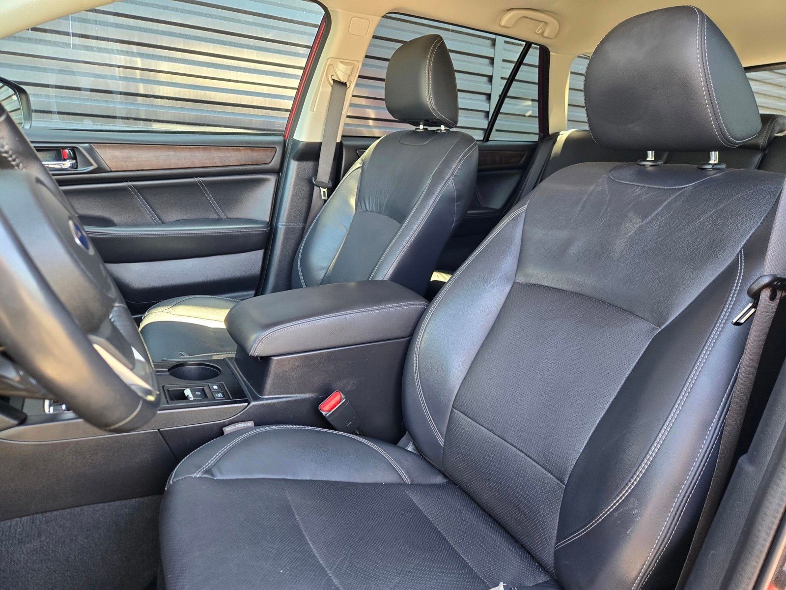 2019 Subaru Outback 2.5i — full photo 19 of 45