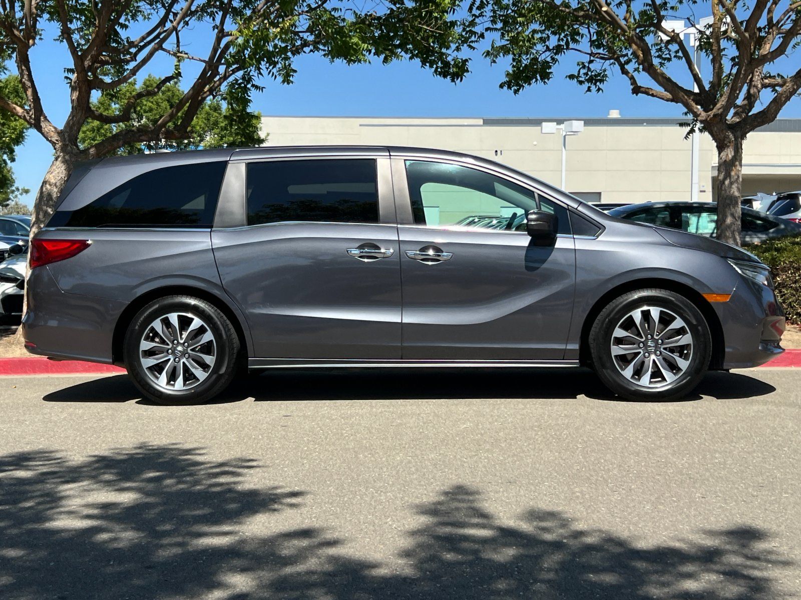 2023 Honda Odyssey EX-L — full photo 7 of 29
