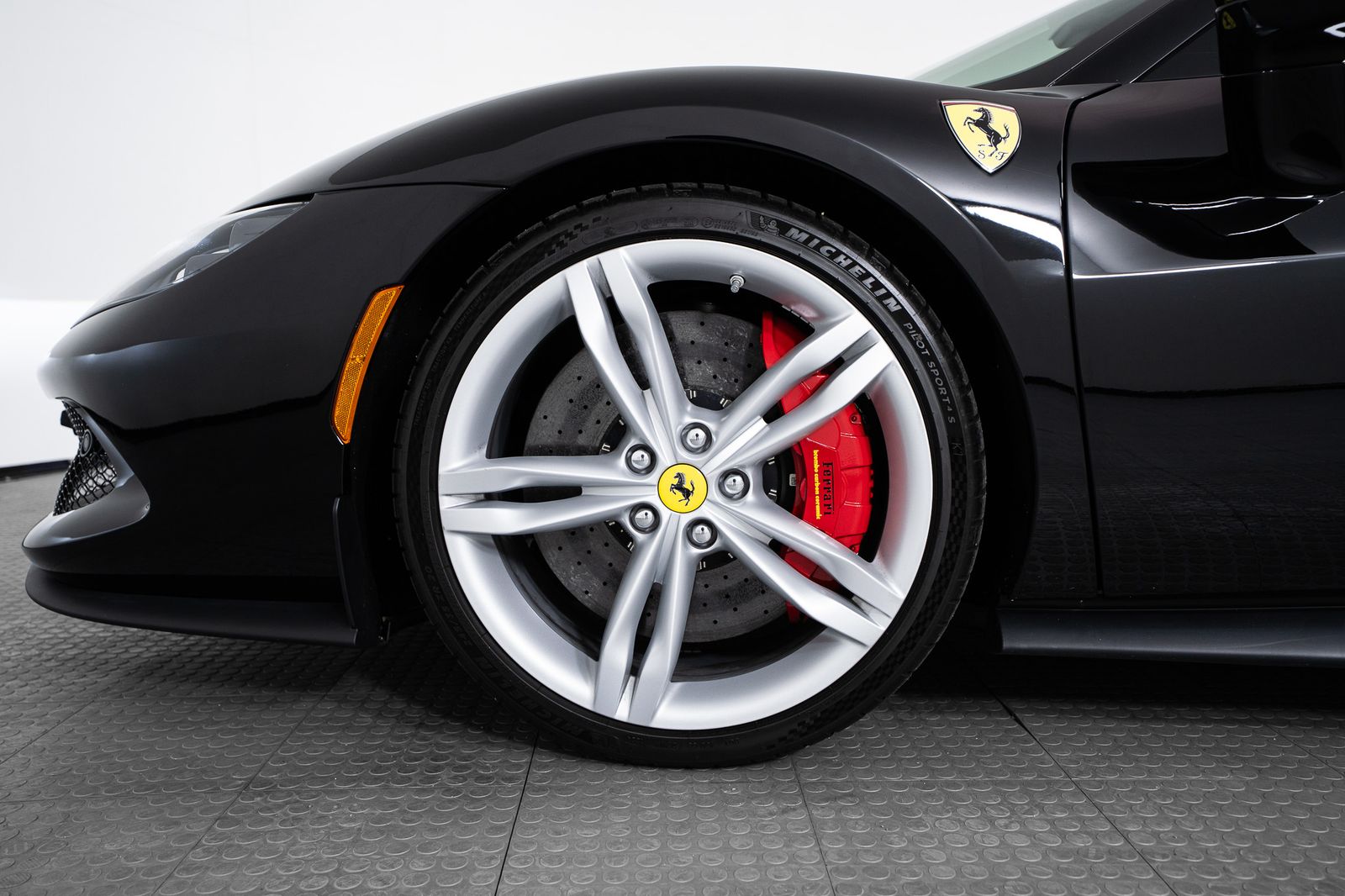 2024 Ferrari 296 GTS — full photo 9 of 45