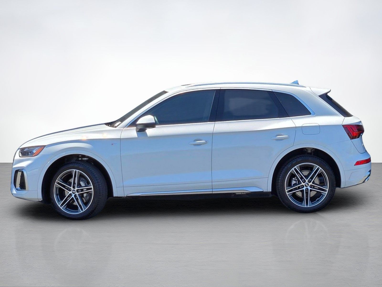 2023 Audi Q5 e 55 Premium Plus — full photo 3 of 45