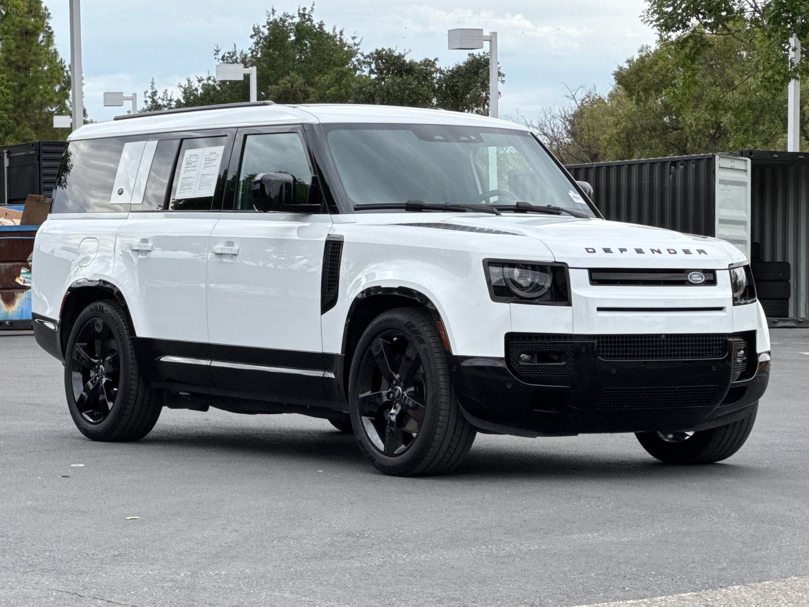 2024 Land Rover Defender 130 X-Dynamic SE — foto completa 7 de 30