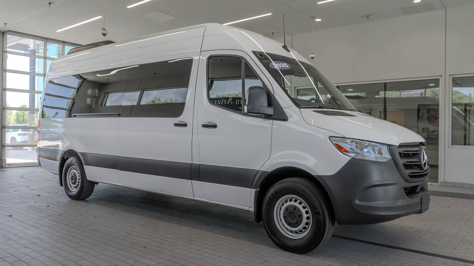 2025 Mercedes-Benz Sprinter 2500 Passenger 170 WB — full photo 12 of 35