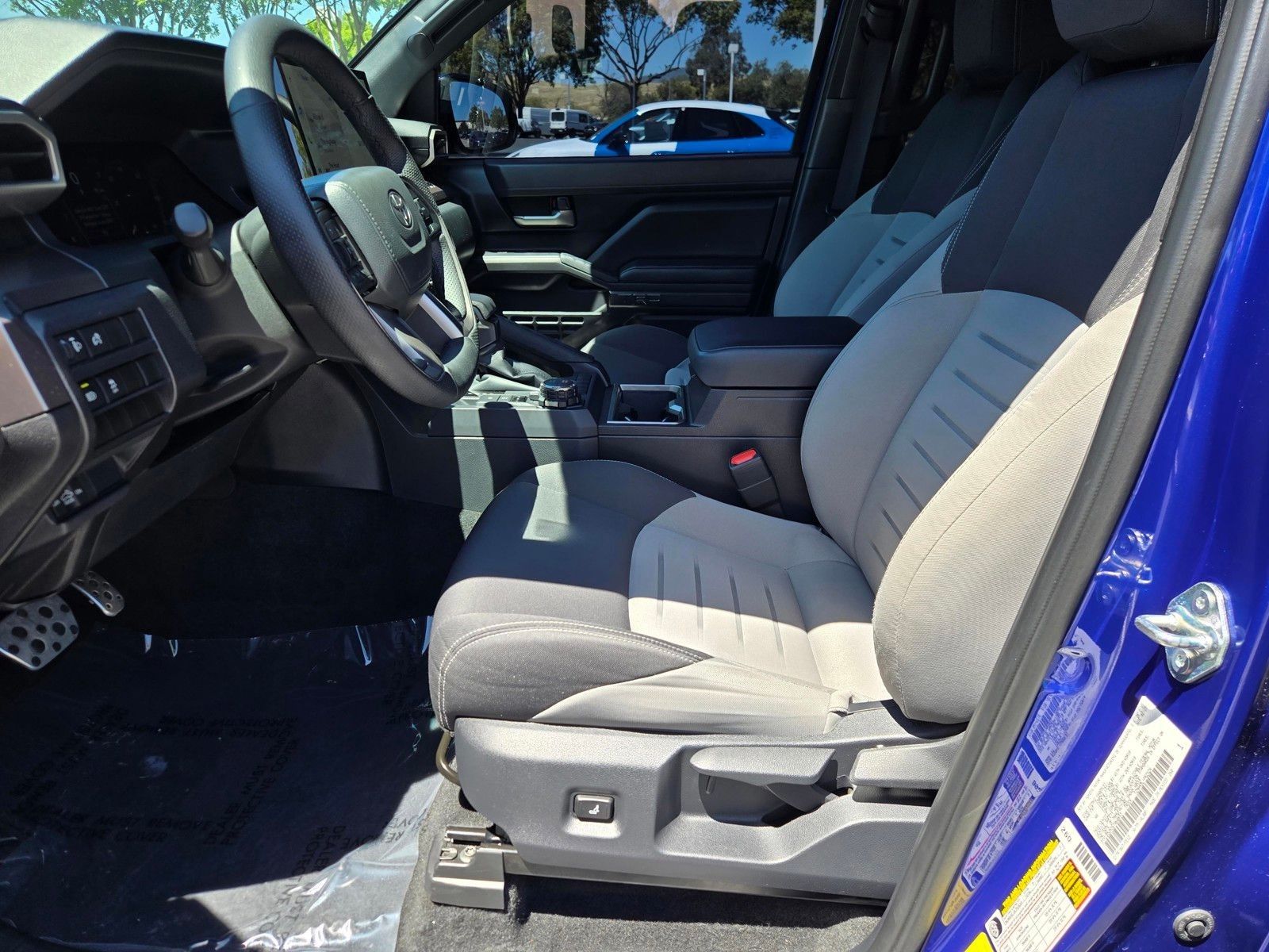 2025 Toyota Tacoma TRD Sport — full photo 25 of 28