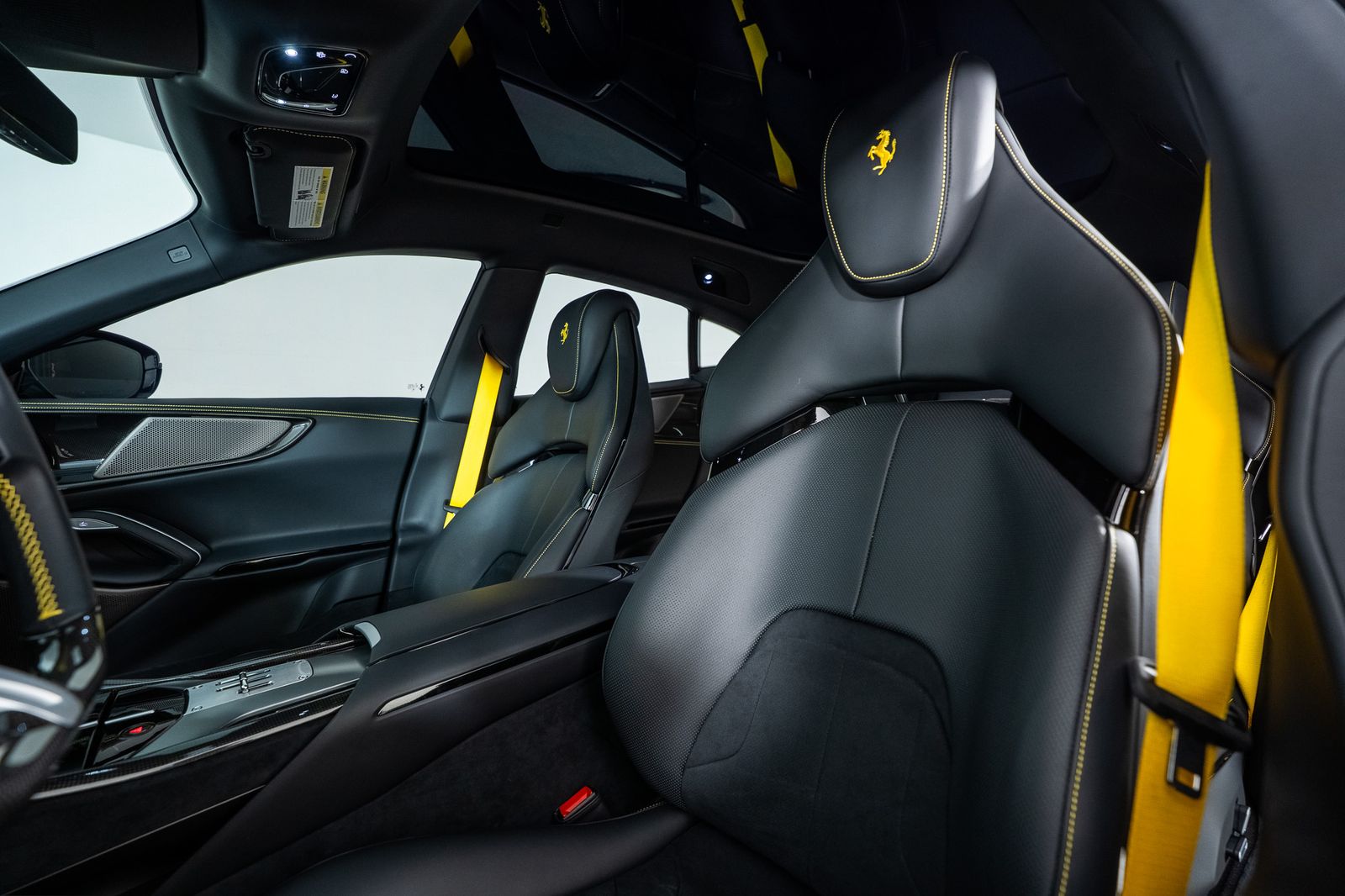 2025 Ferrari Purosangue — full photo 22 of 66