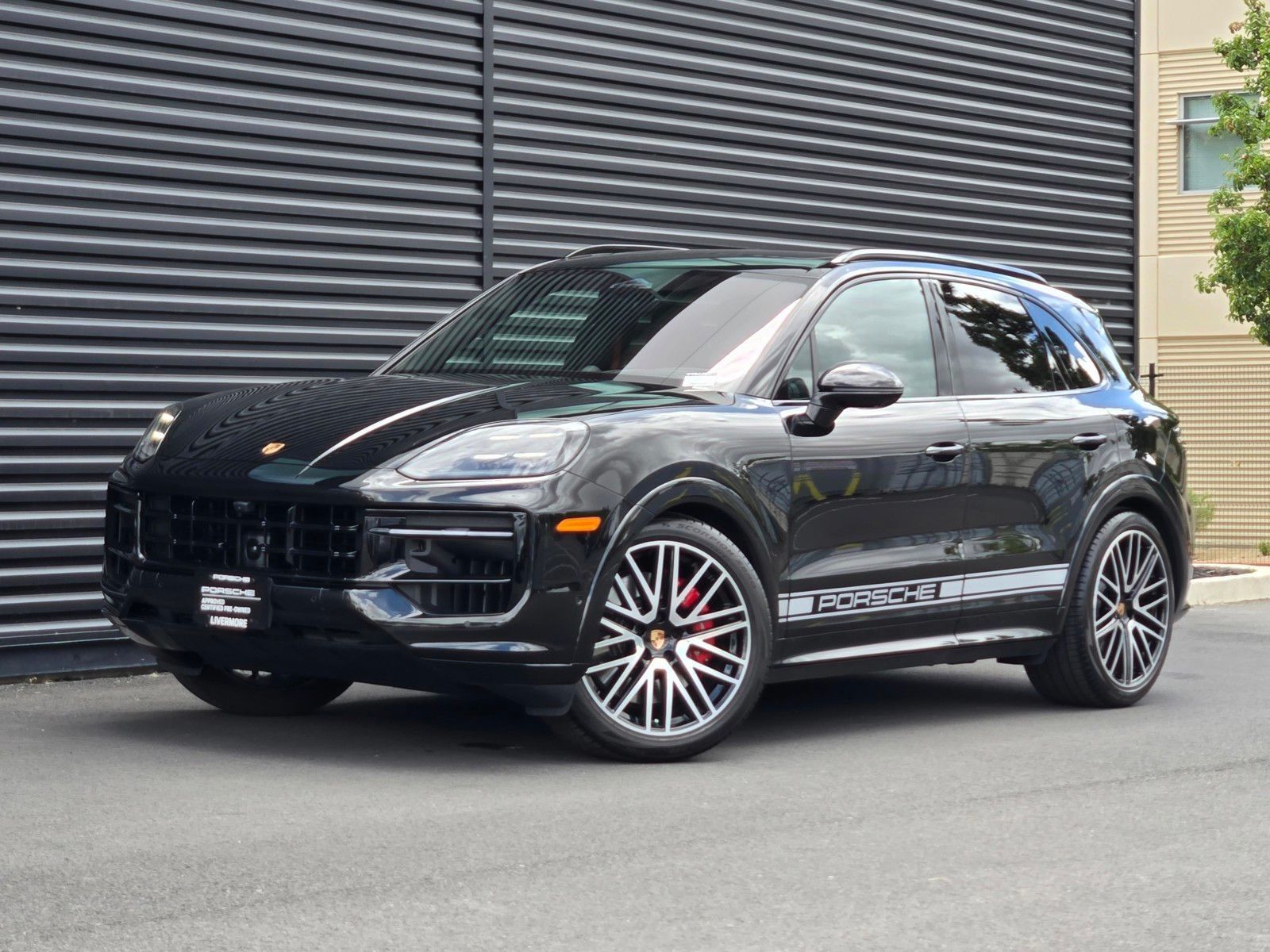 2026 Porsche Cayenne GTS — full photo 1 of 27