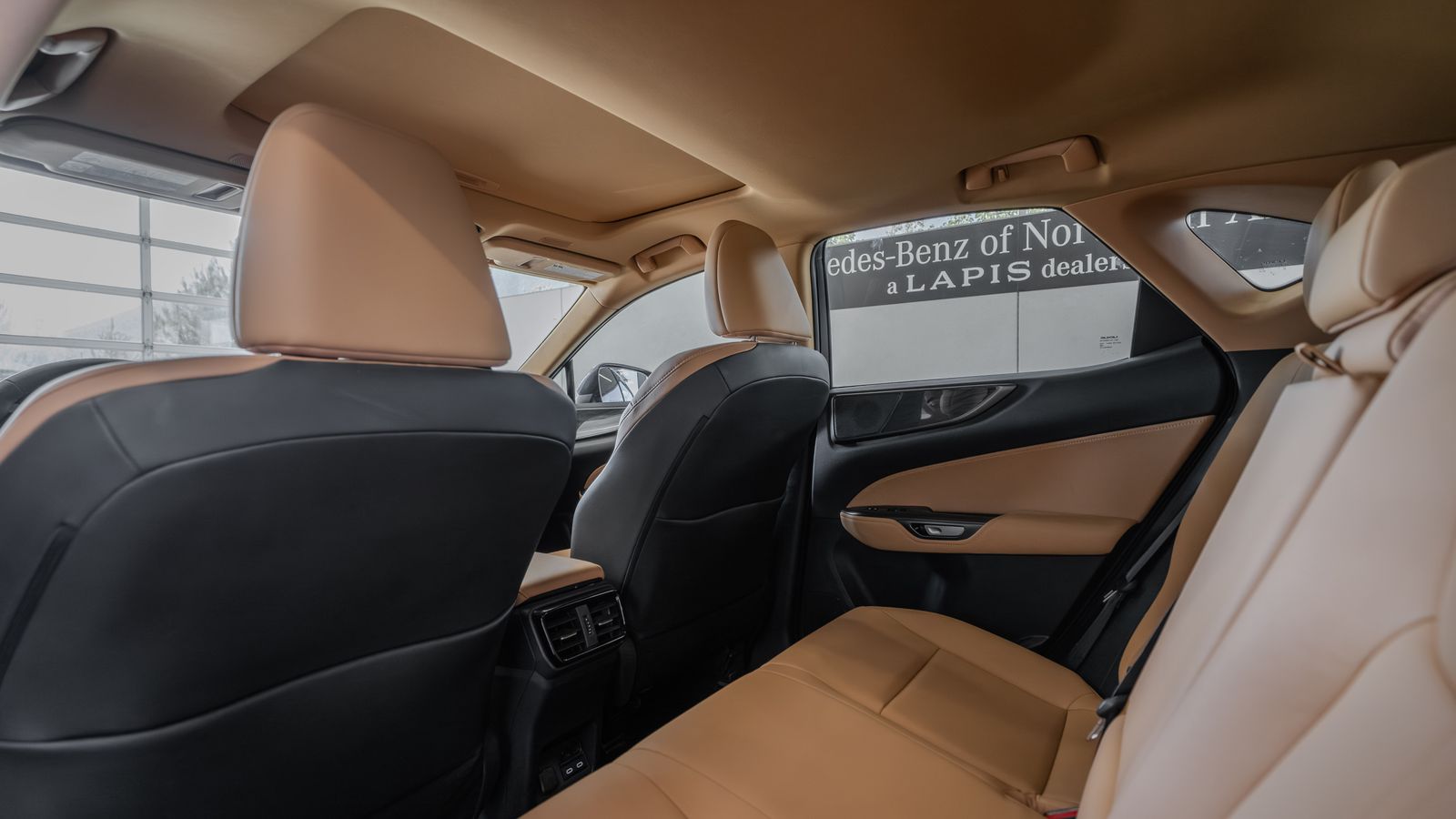 2025 Lexus NX 250 Premium — full photo 24 of 33