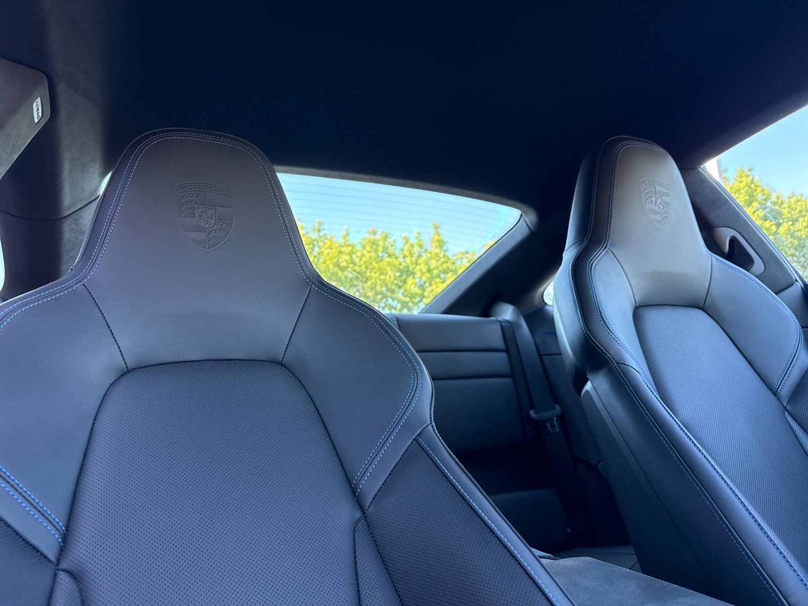 2025 Porsche 911 Turbo S — full photo 16 of 28