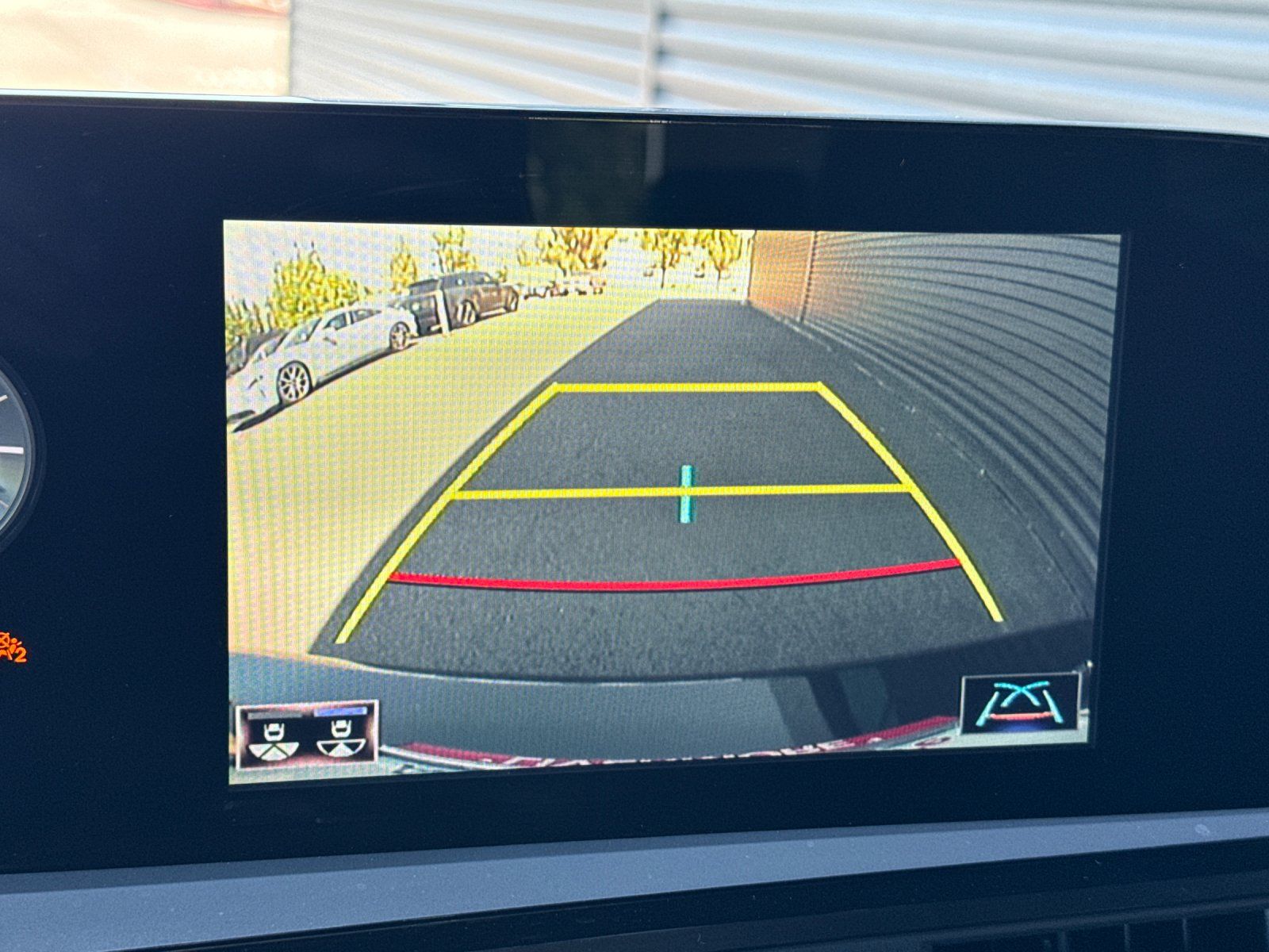 2022 Lexus ES 350 F Sport — full photo 18 of 27