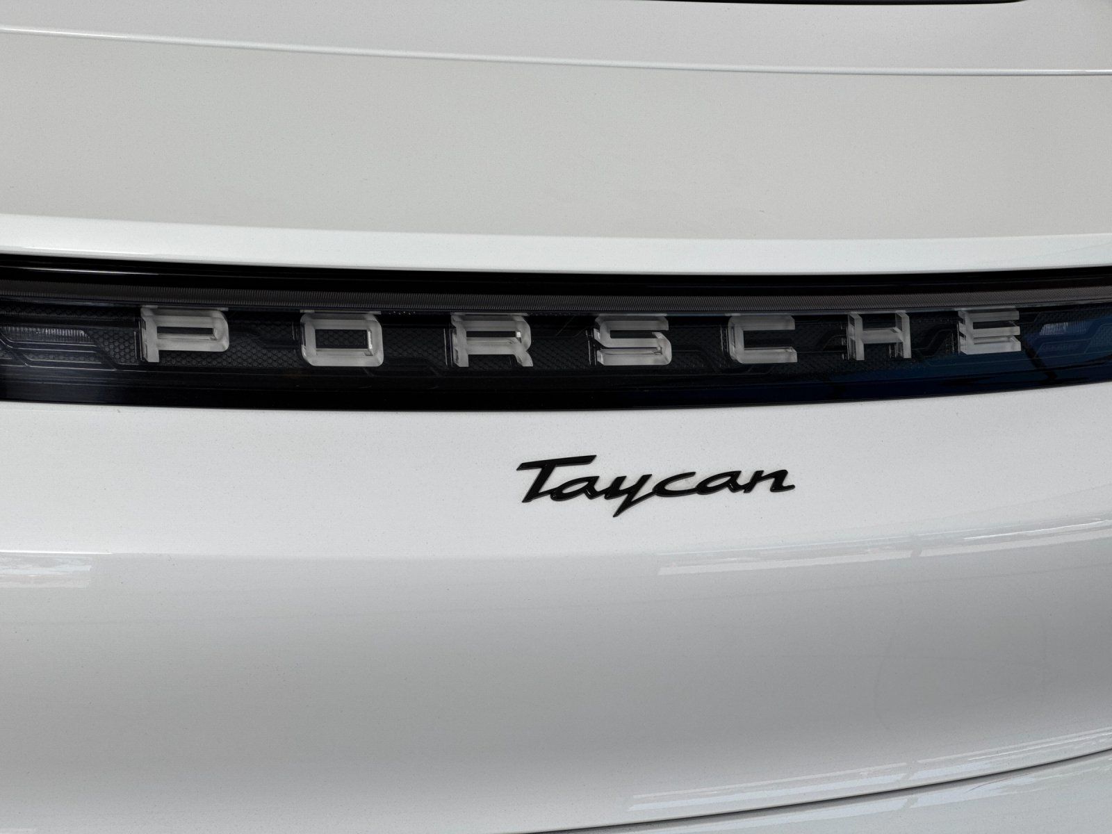 2024 Porsche Taycan Base — full photo 27 of 29